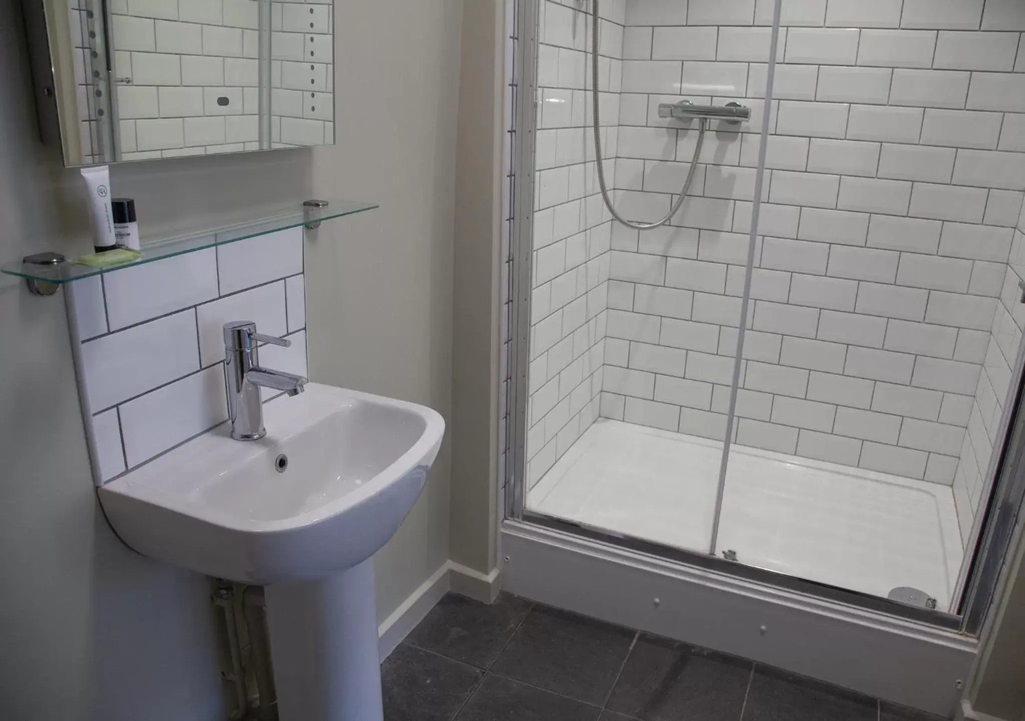 Bathroom in The Kings Arms Hotel