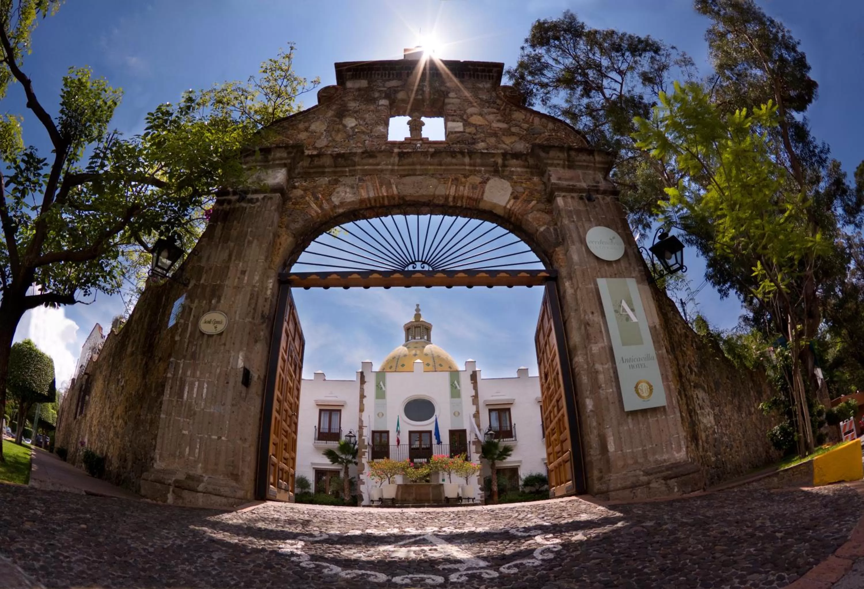 Facade/entrance in Anticavilla Hotel Restaurante & Spa