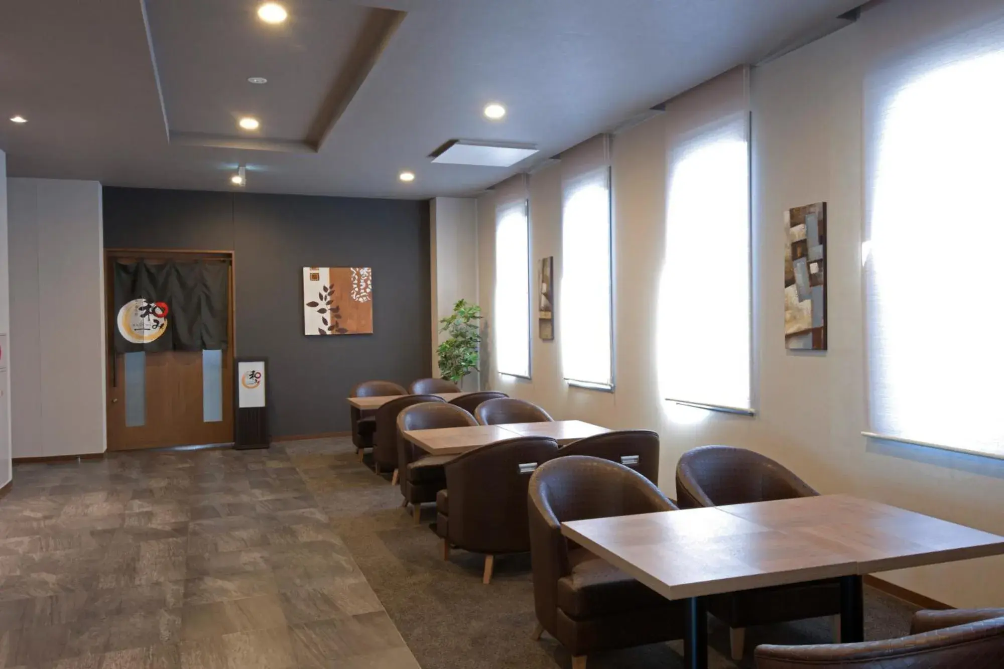 Lobby or reception in Hotel Route-Inn Yamagata South - in front of University Hospital -