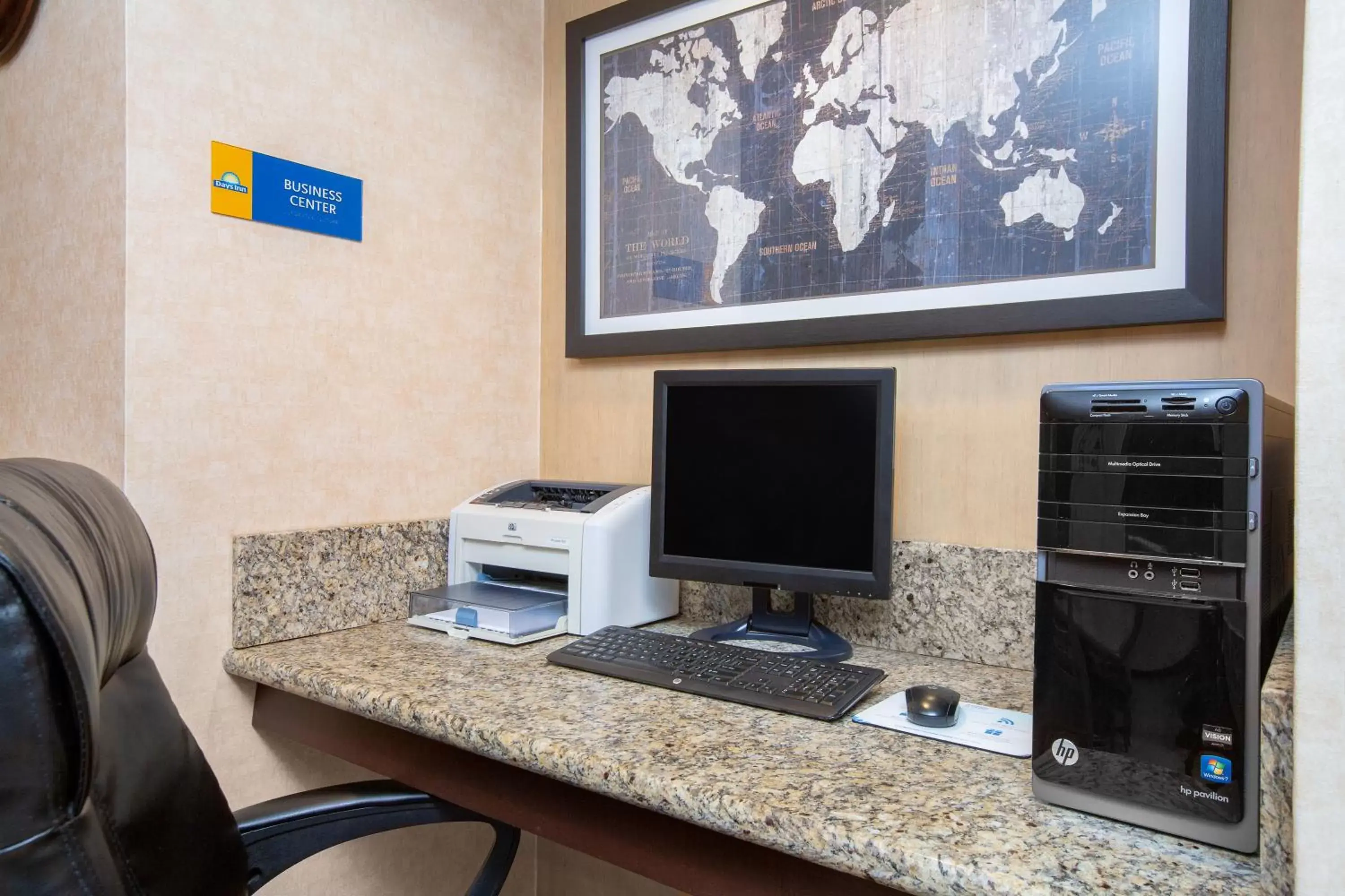 Business facilities, Business Area/Conference Room in Days Inn by Wyndham Woodland