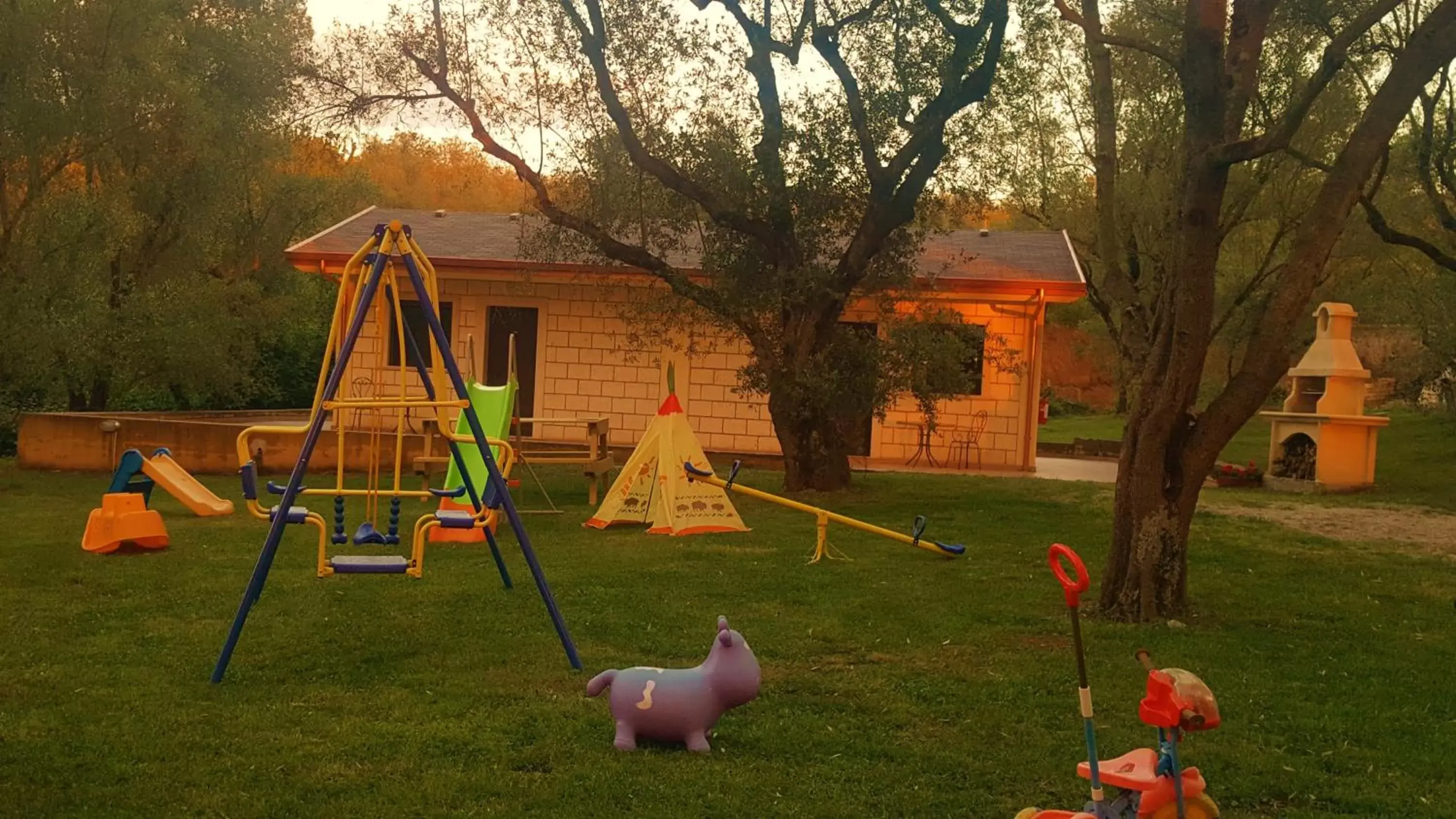 Children play ground, Children's Play Area in Green Park Hotel & Residence