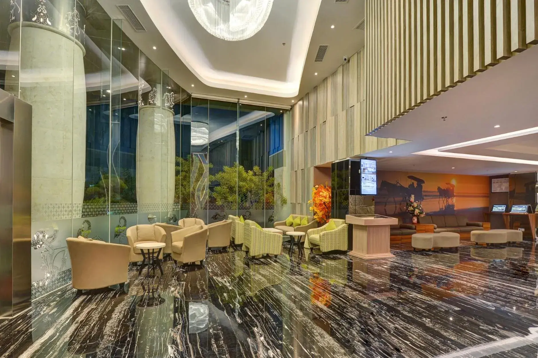 Lobby or reception, Lounge/Bar in Platinum Adisucipto Yogyakarta Hotel & Conference Center