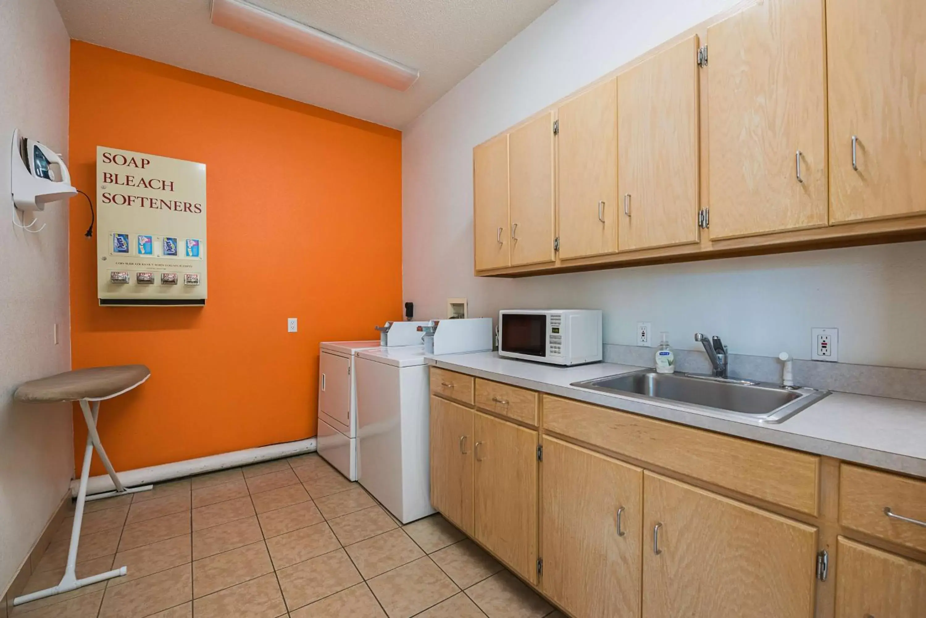 On site, Kitchen/Kitchenette in Motel 6 Athens