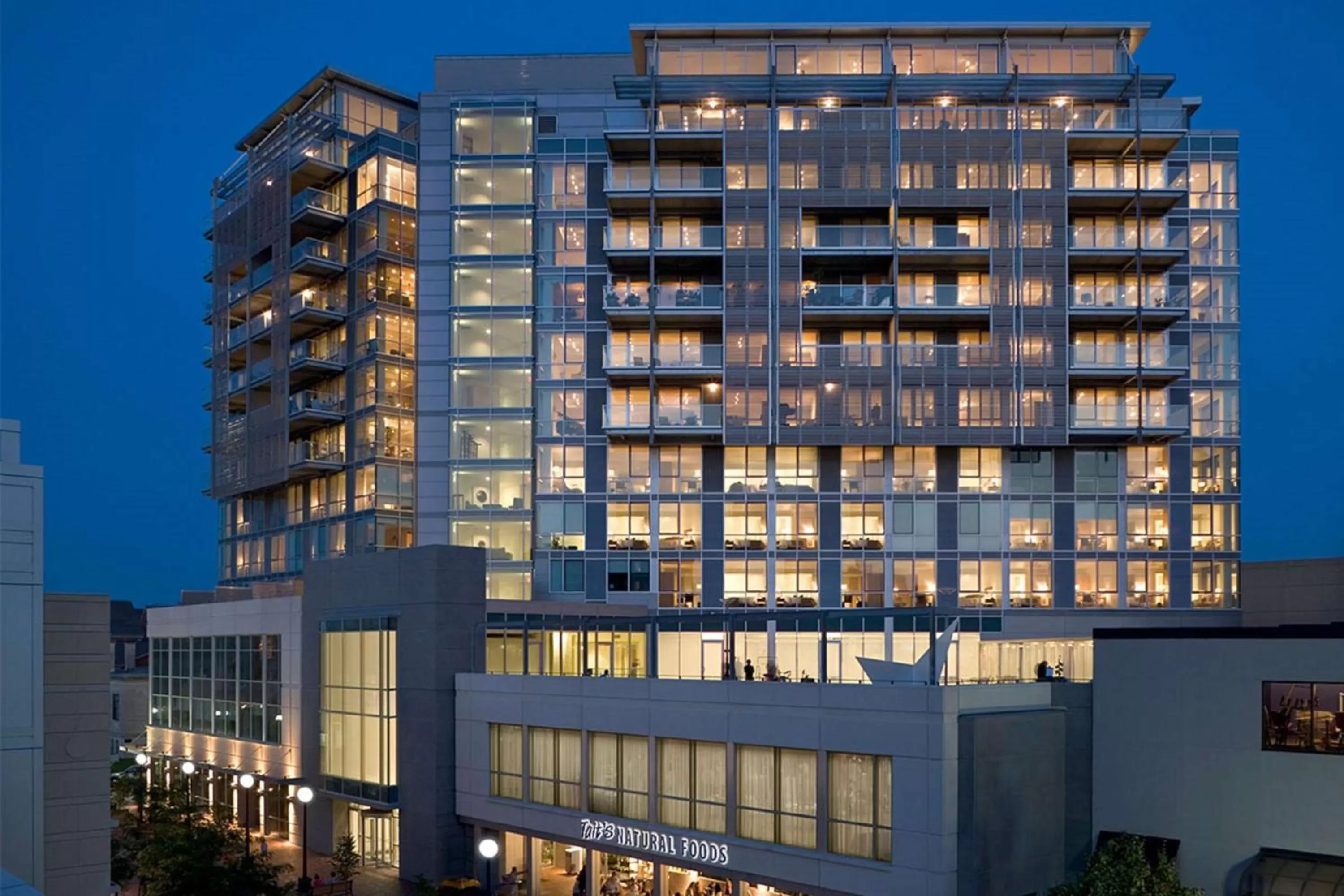 Property building in Hotelvetro Iowa City, Tapestry Collection By Hilton