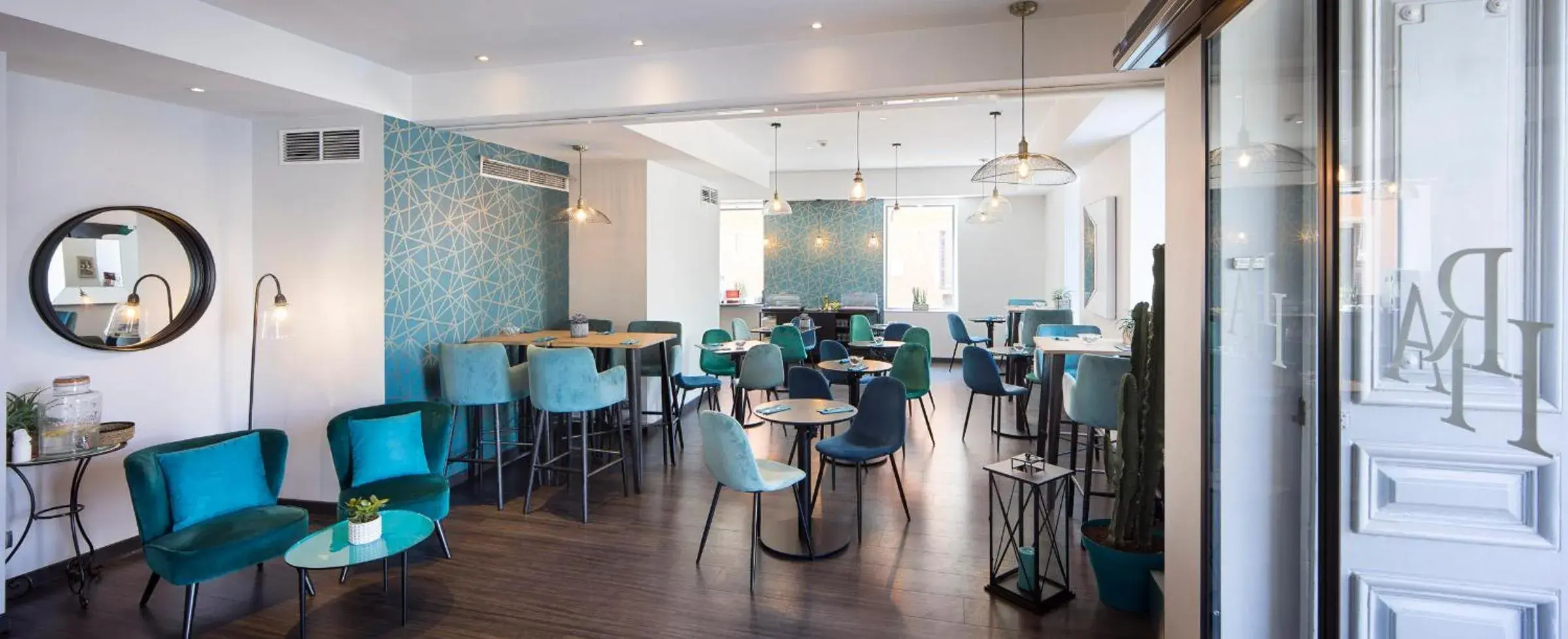 Lobby or reception in Hôtel Relais Acropolis Lobby or reception in Hôtel Relais Acropolis