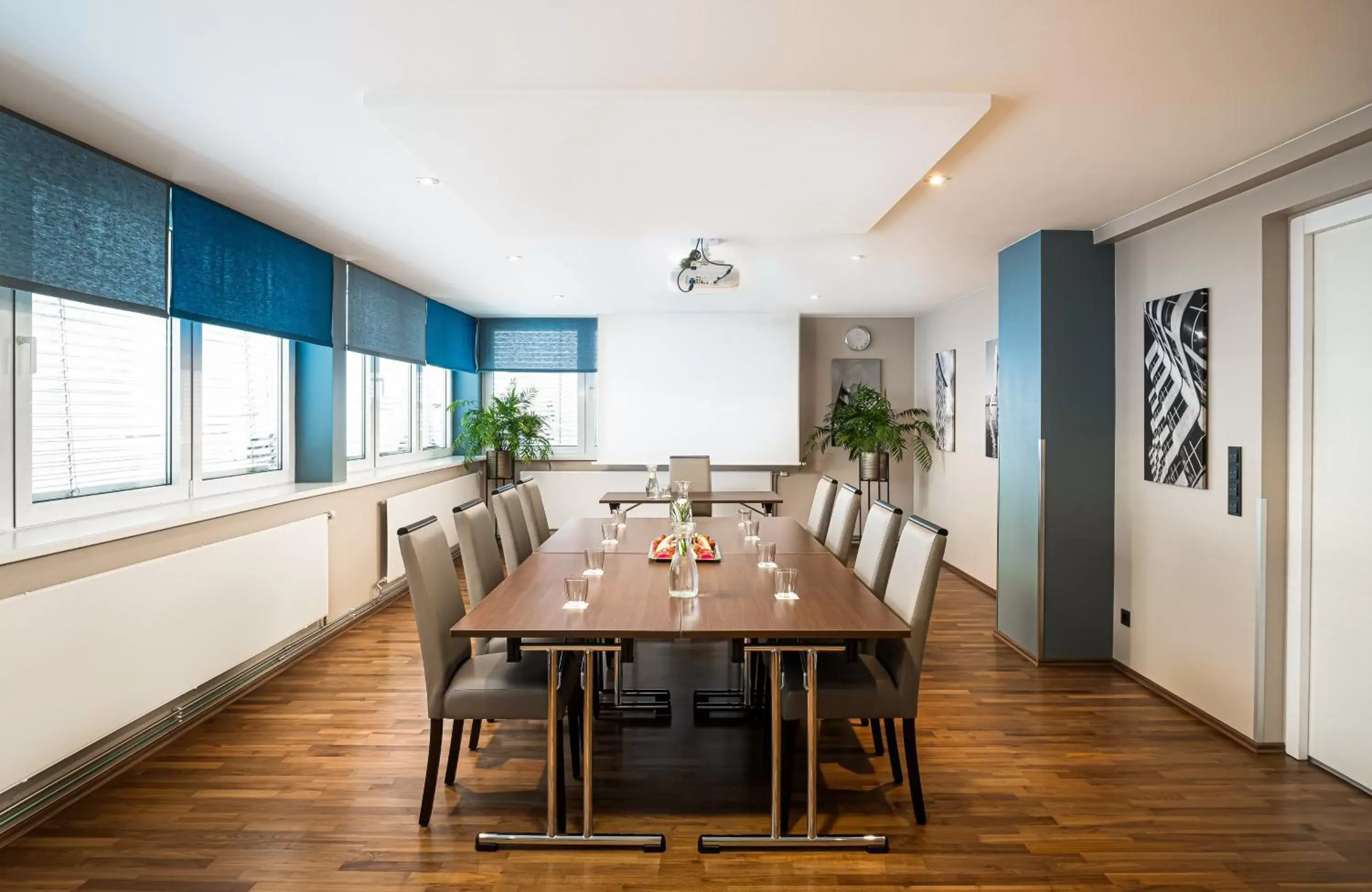 Meeting/conference room, Dining Area in Leonardo Hotel Berlin