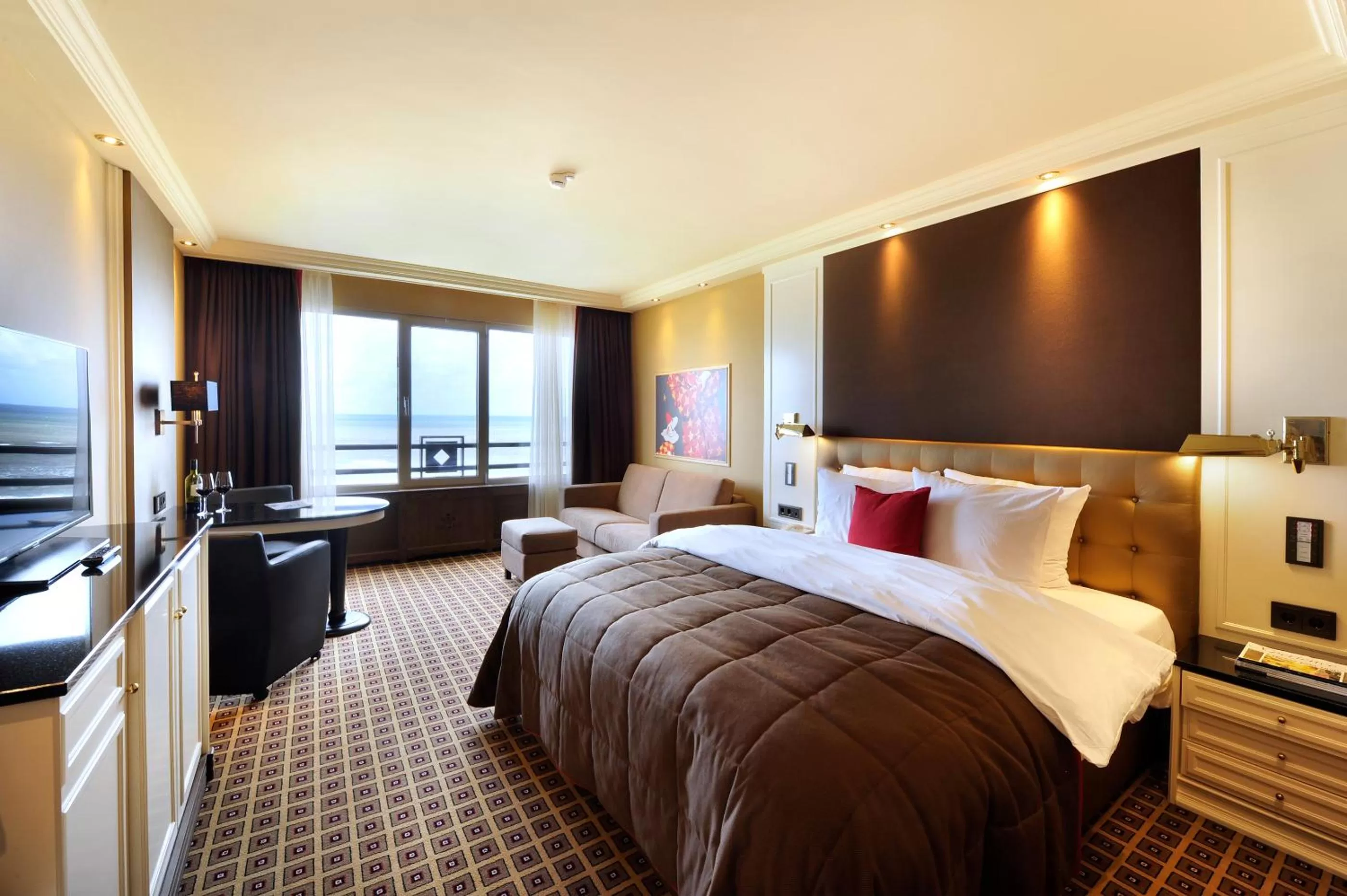 Photo of the whole room, Bed in Grand Hotel Huis ter Duin