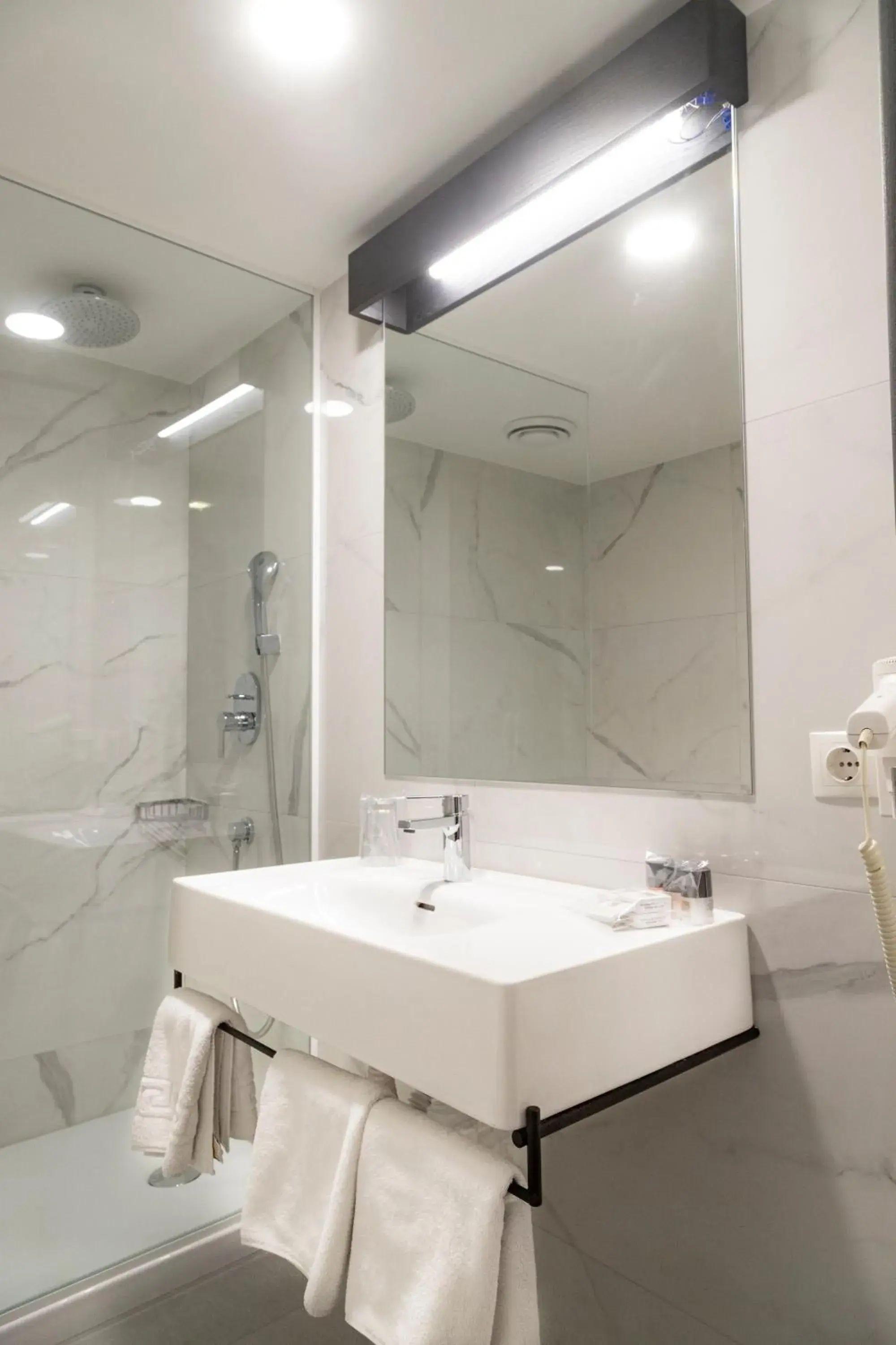 Bathroom in Blanca Hotel