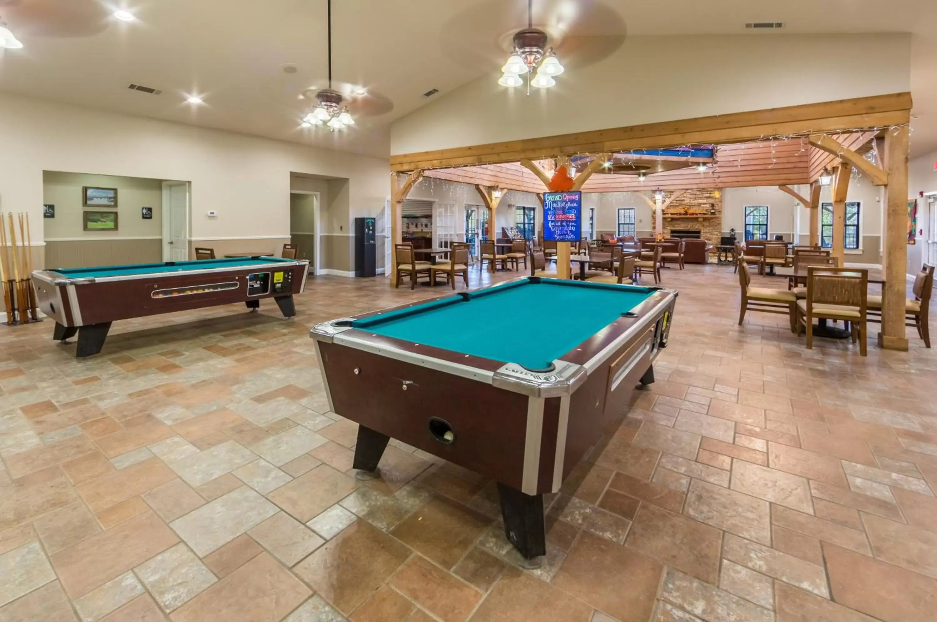Restaurant/places to eat, Billiards in Holiday Inn Club Vacations Apple Mountain Resort at Clarkesville