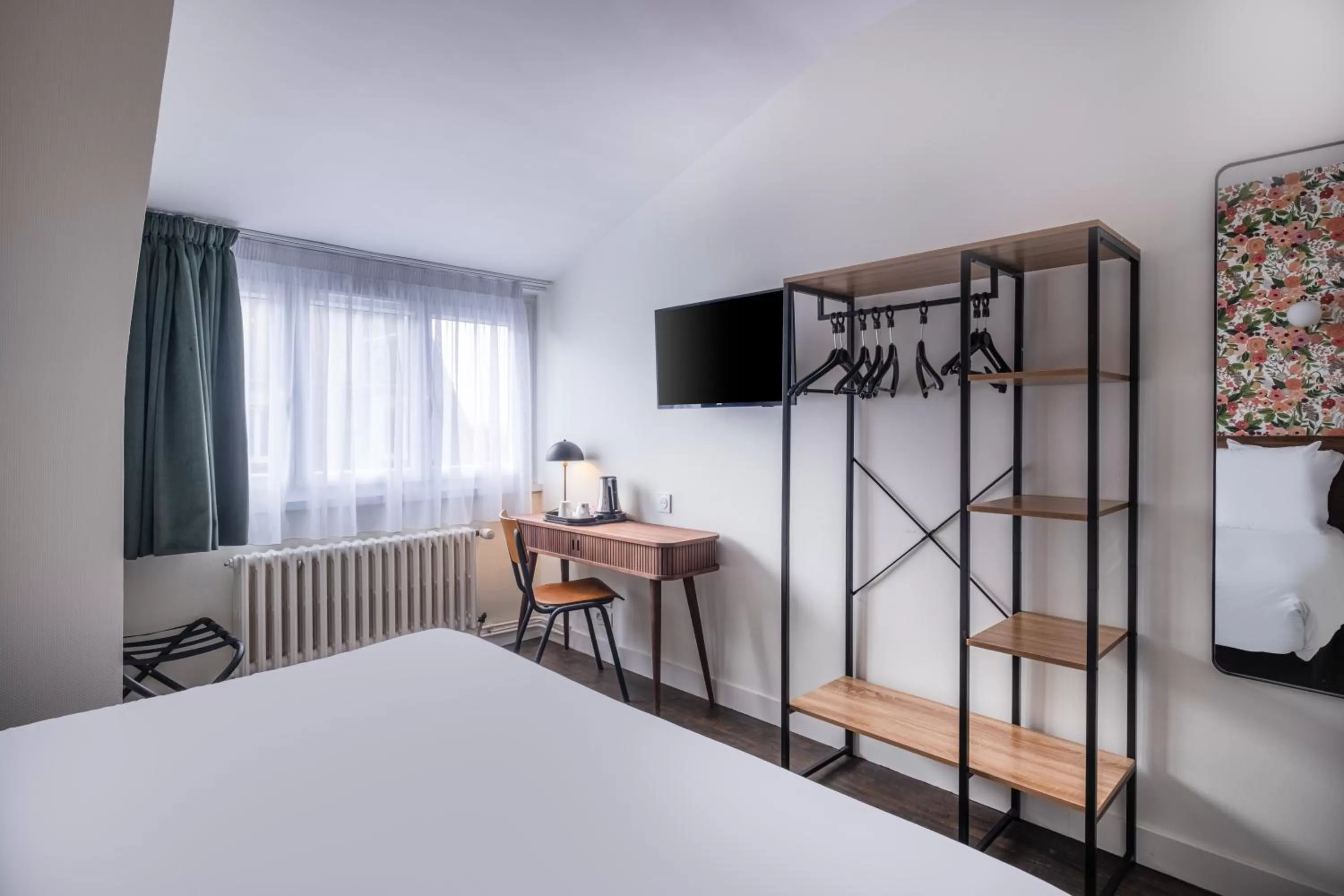 Photo of the whole room, Bed in Sure Hotel By Best Western Lorient Centre