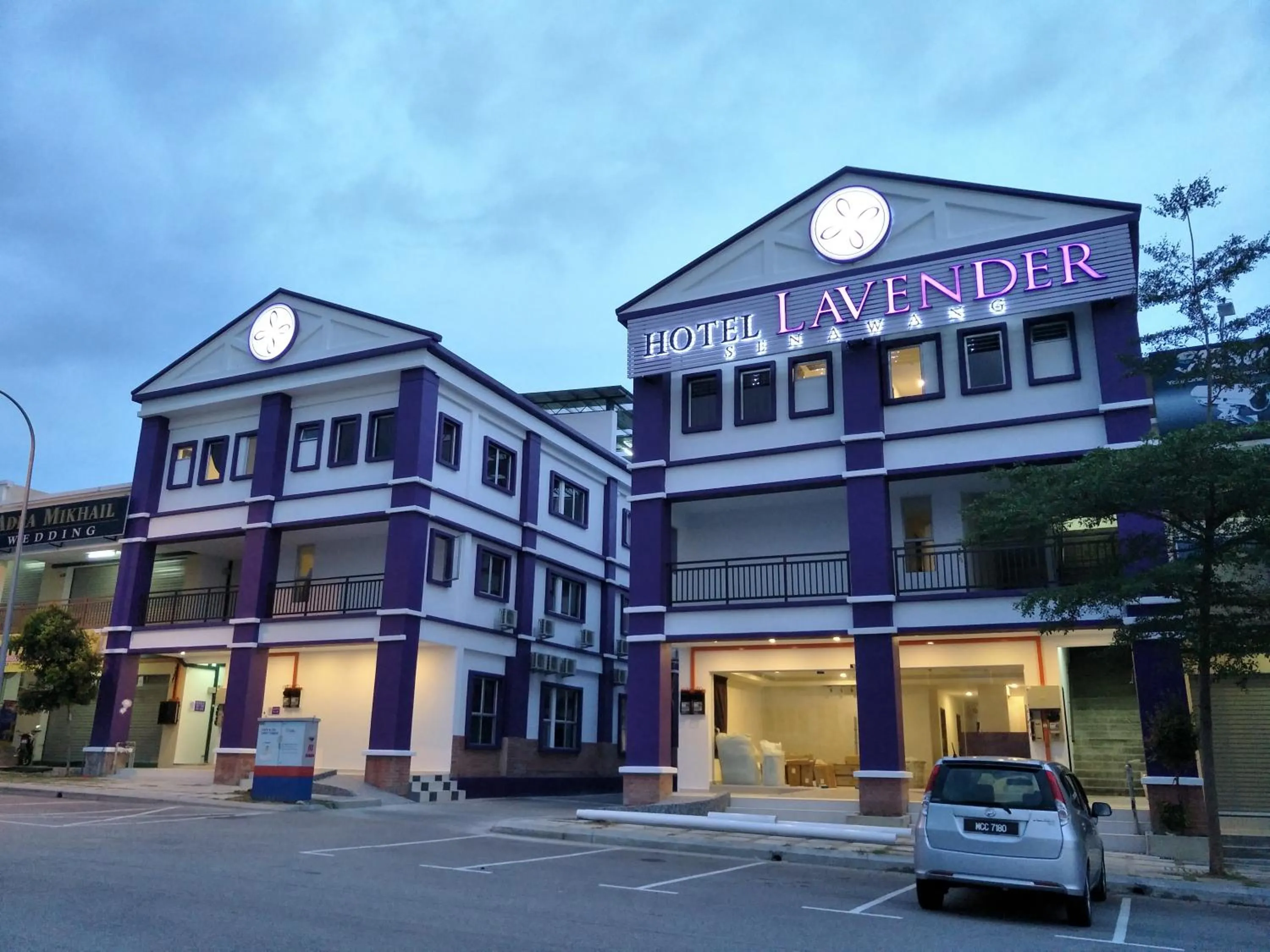 Facade/entrance in Hotel Lavender Senawang