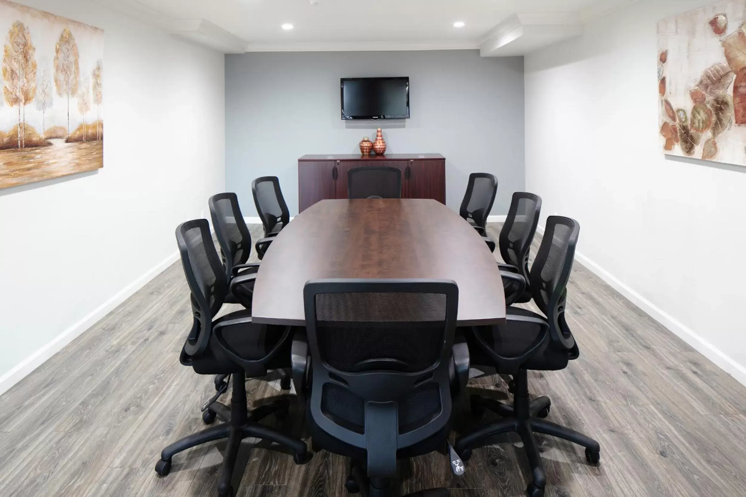 Business facilities in Signature Temecula