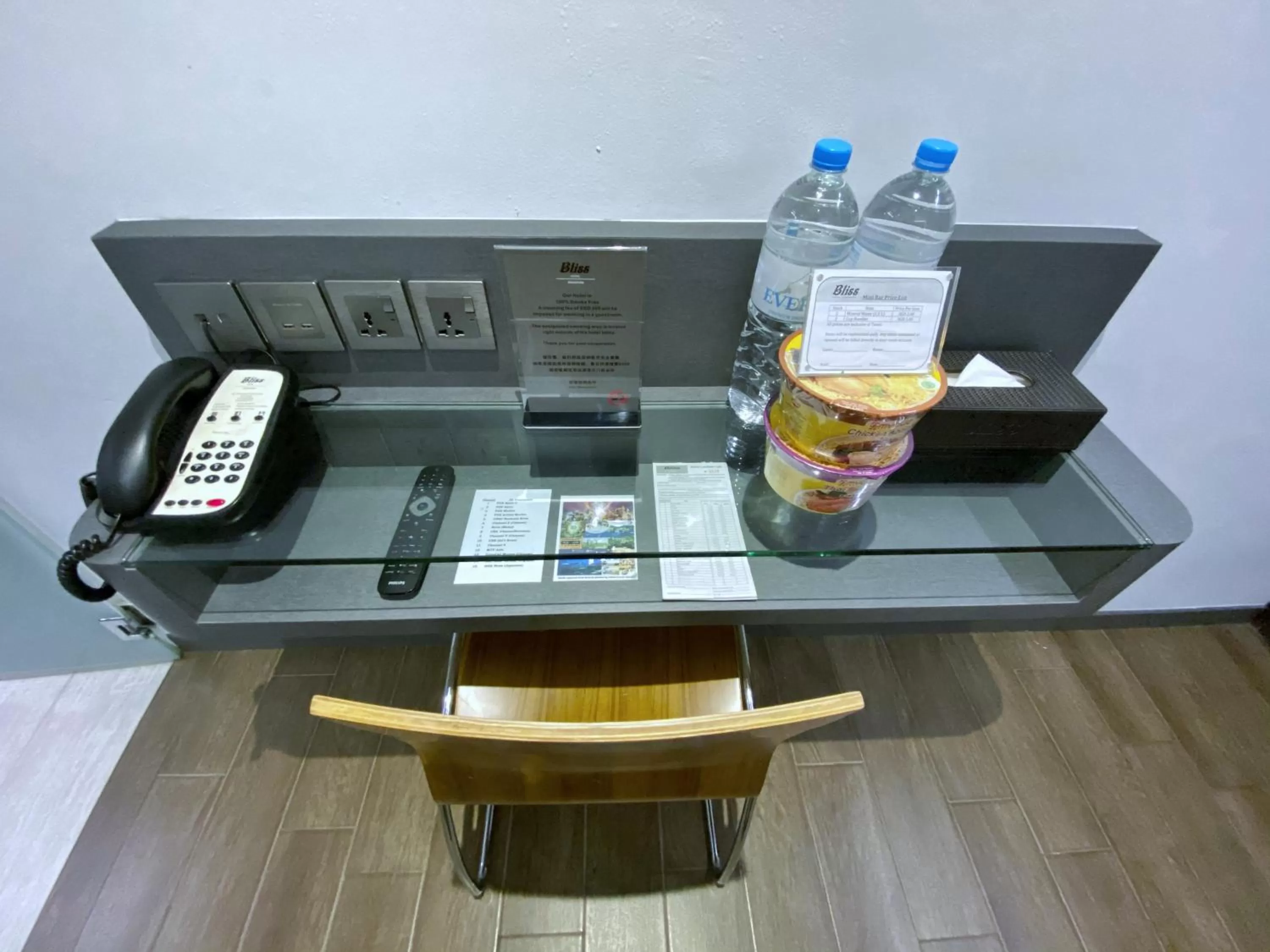 Seating area in Bliss Hotel Singapore