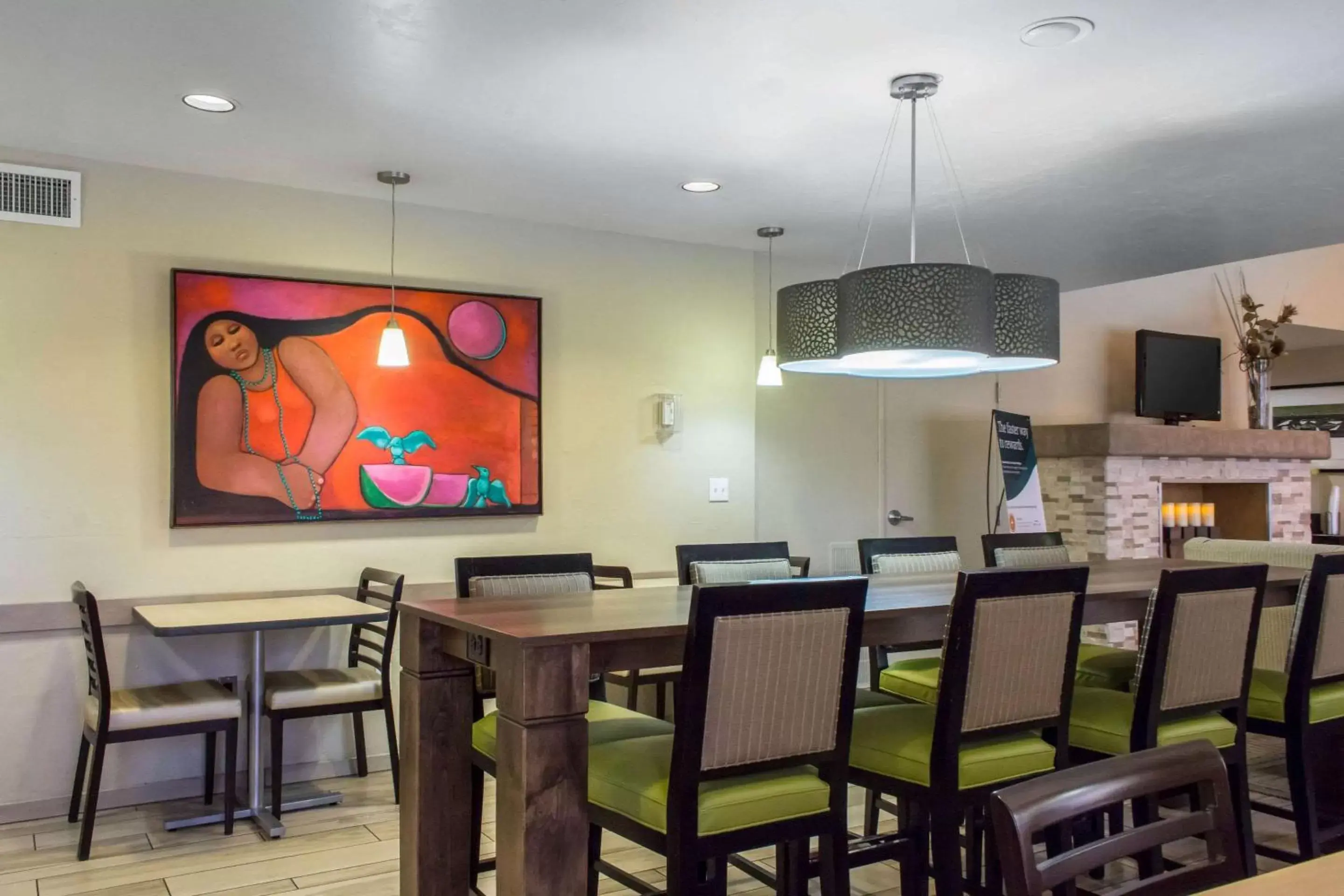 Restaurant/Places to Eat in Comfort Suites at Tucson Mall