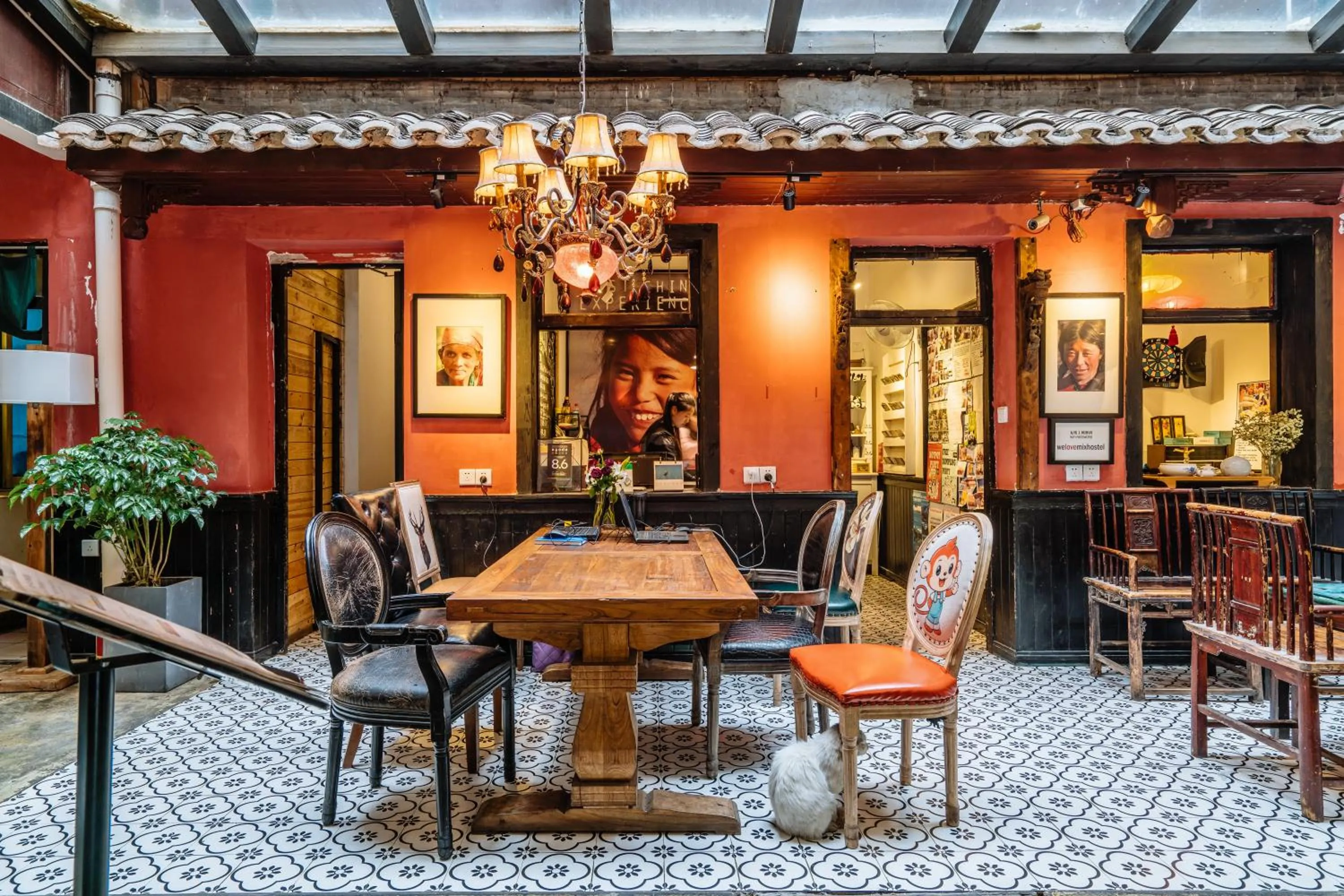 Lobby or reception, Restaurant/Places to Eat in Chengdu Mix Hostel Backpackers