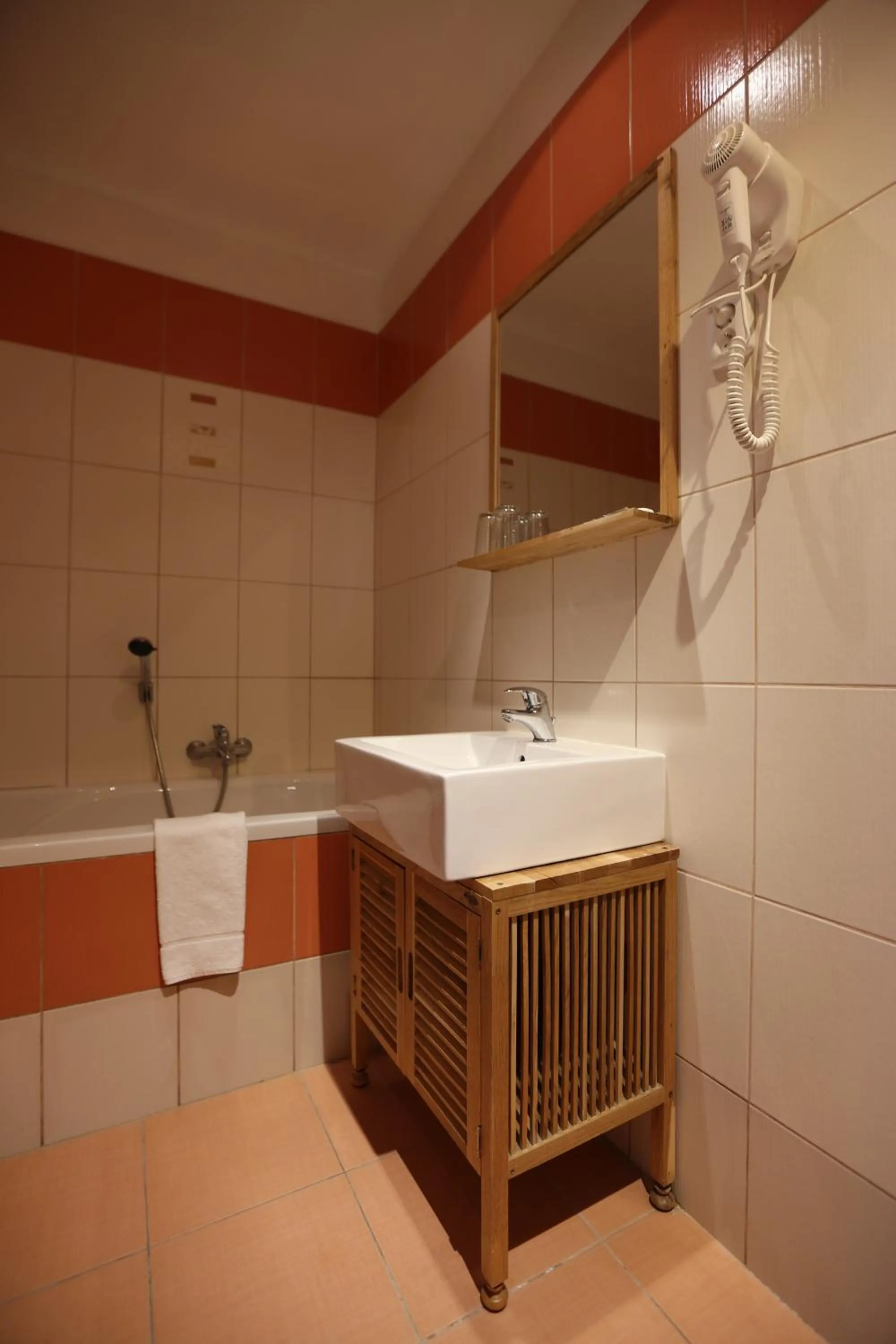 Bathroom in Hotel King George