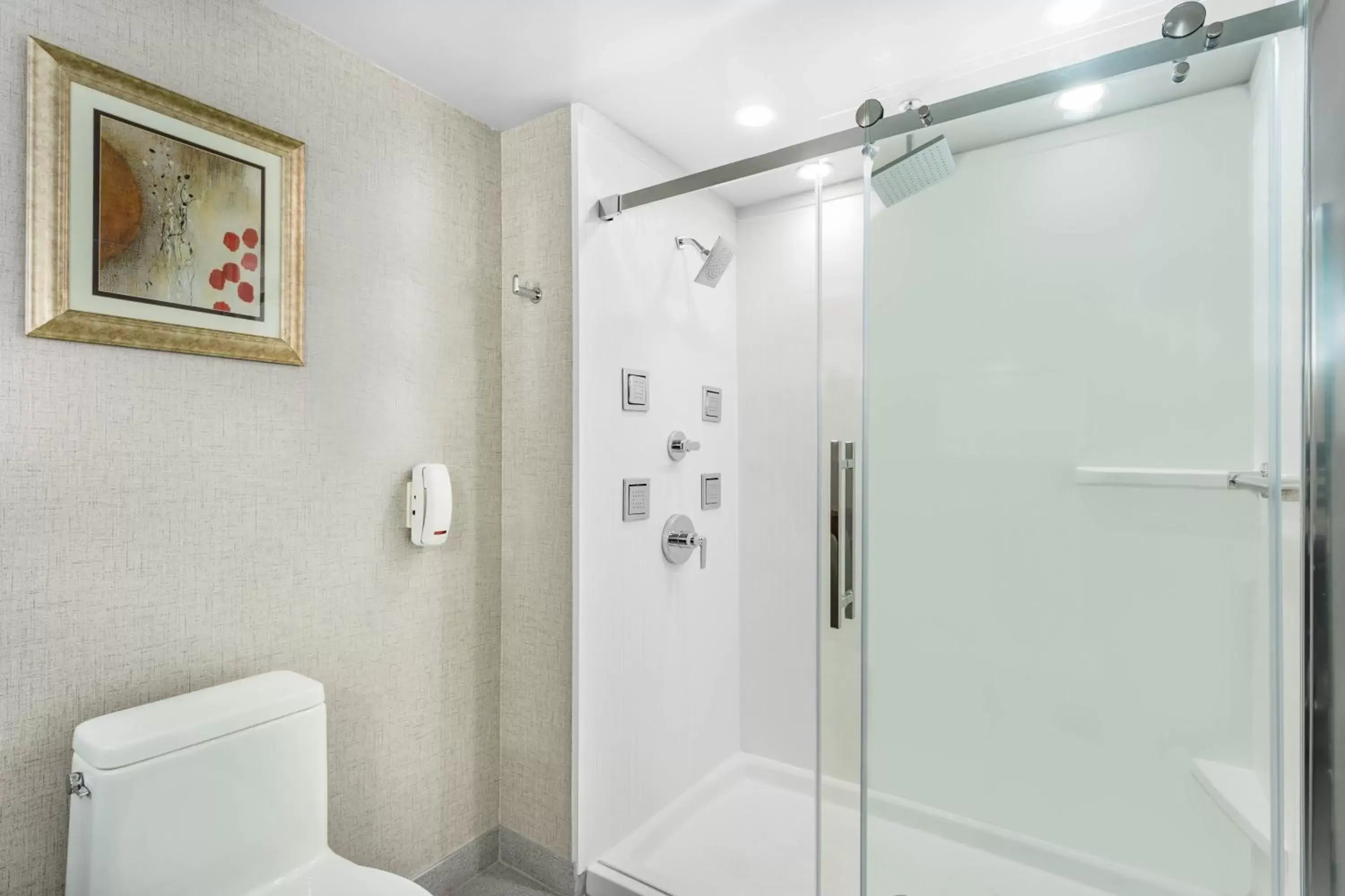 Shower, Bathroom in Wingate by Wyndham Tinley Park