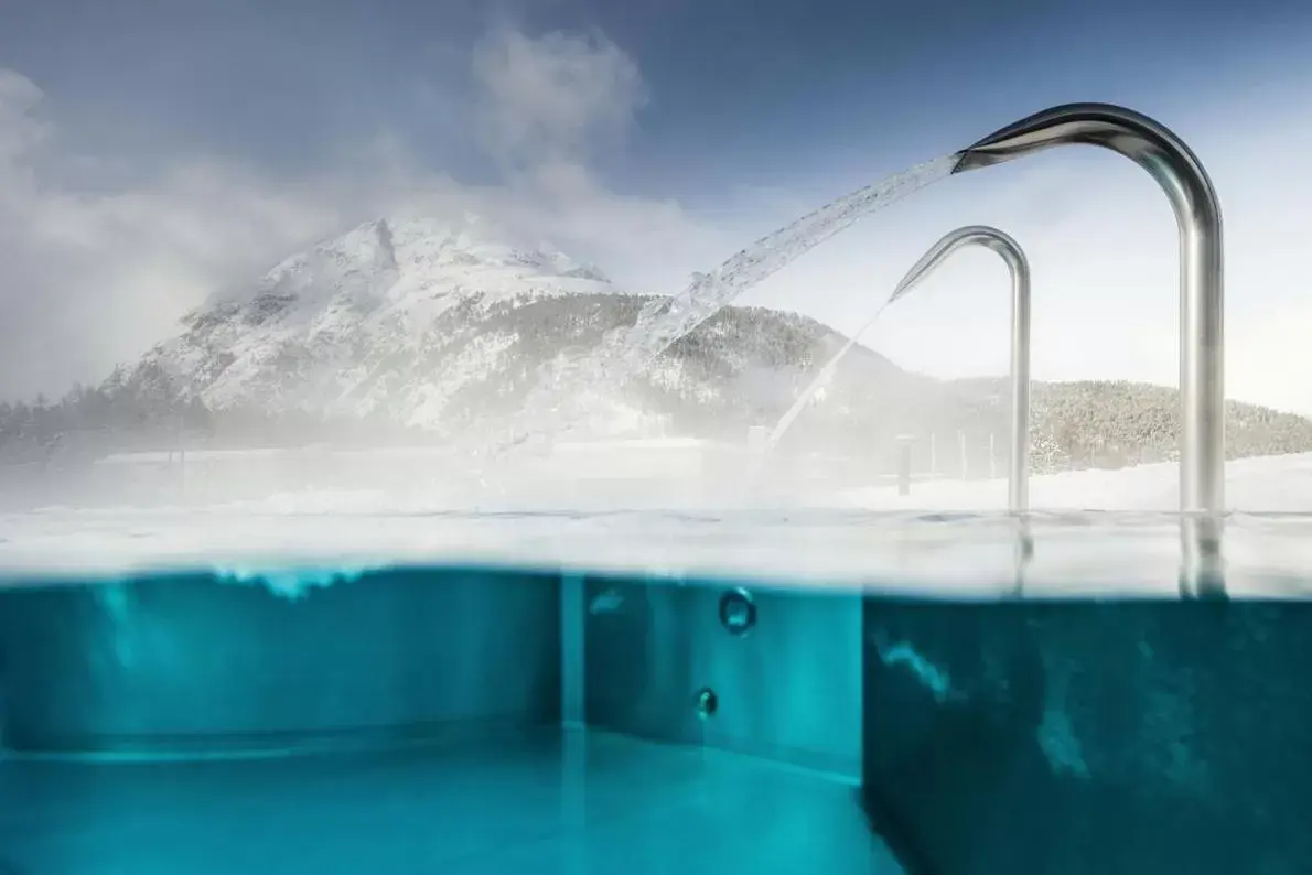 Open Air Bath, Swimming Pool in Hotel Allegra