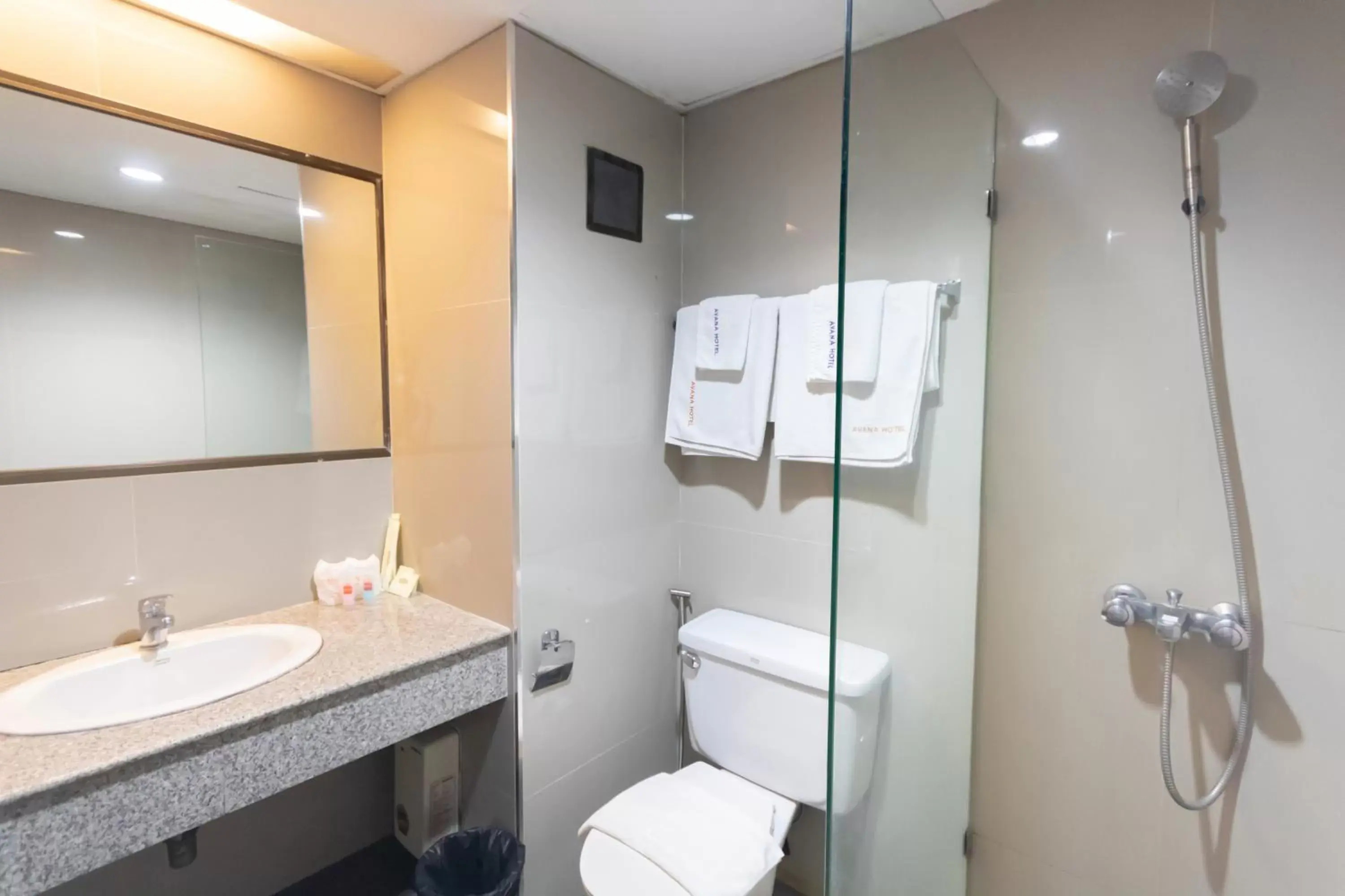 Shower, Bathroom in Avana Hotel and Convention Centre SHA Extra Plus