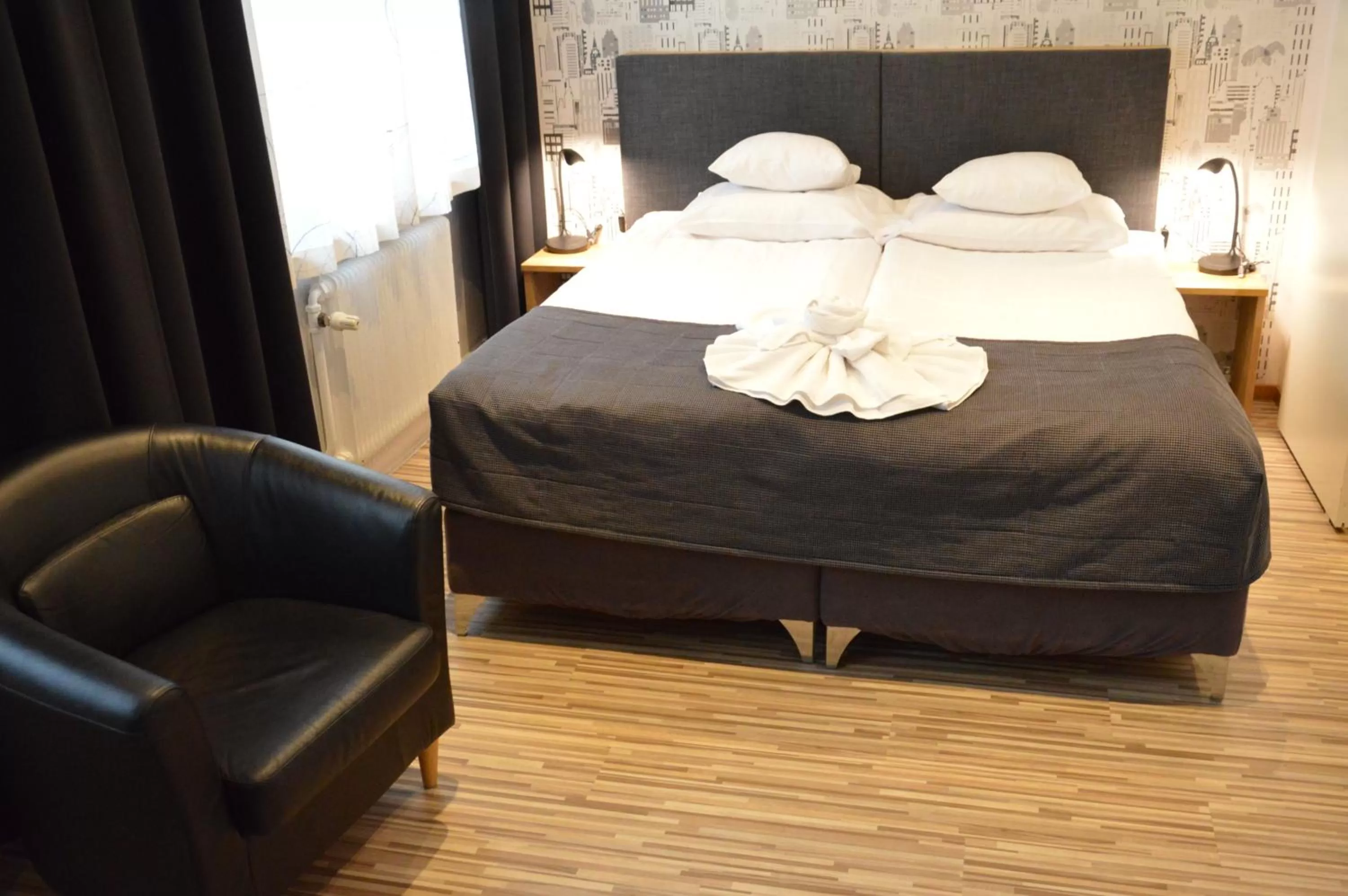 Photo of the whole room, Bed in Best Western Hotel Anno 1937