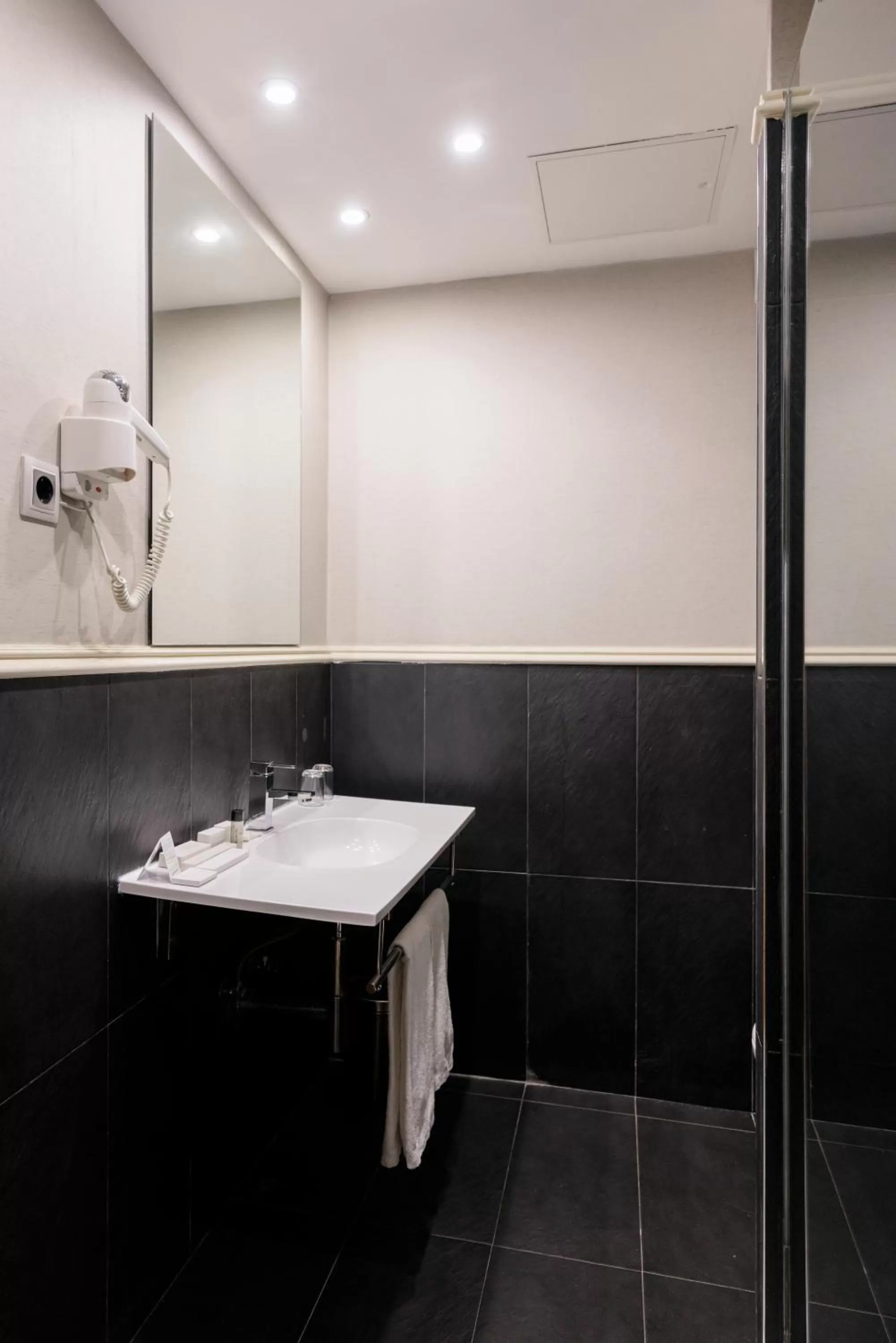 Bathroom in Hotel Pax Guadalajara