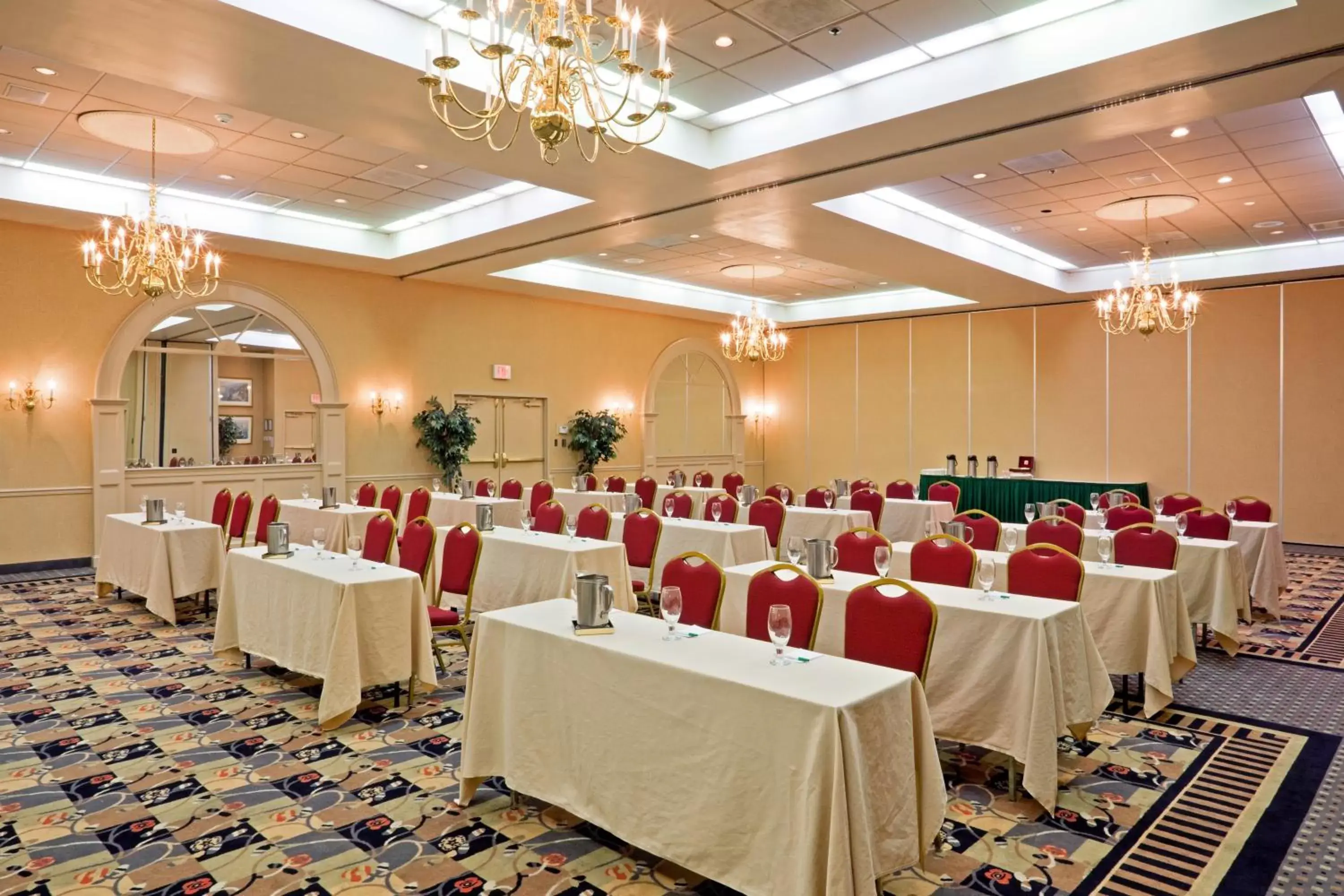 Meeting/conference room in Holiday Inn Philadelphia South-Swedesboro, an IHG Hotel