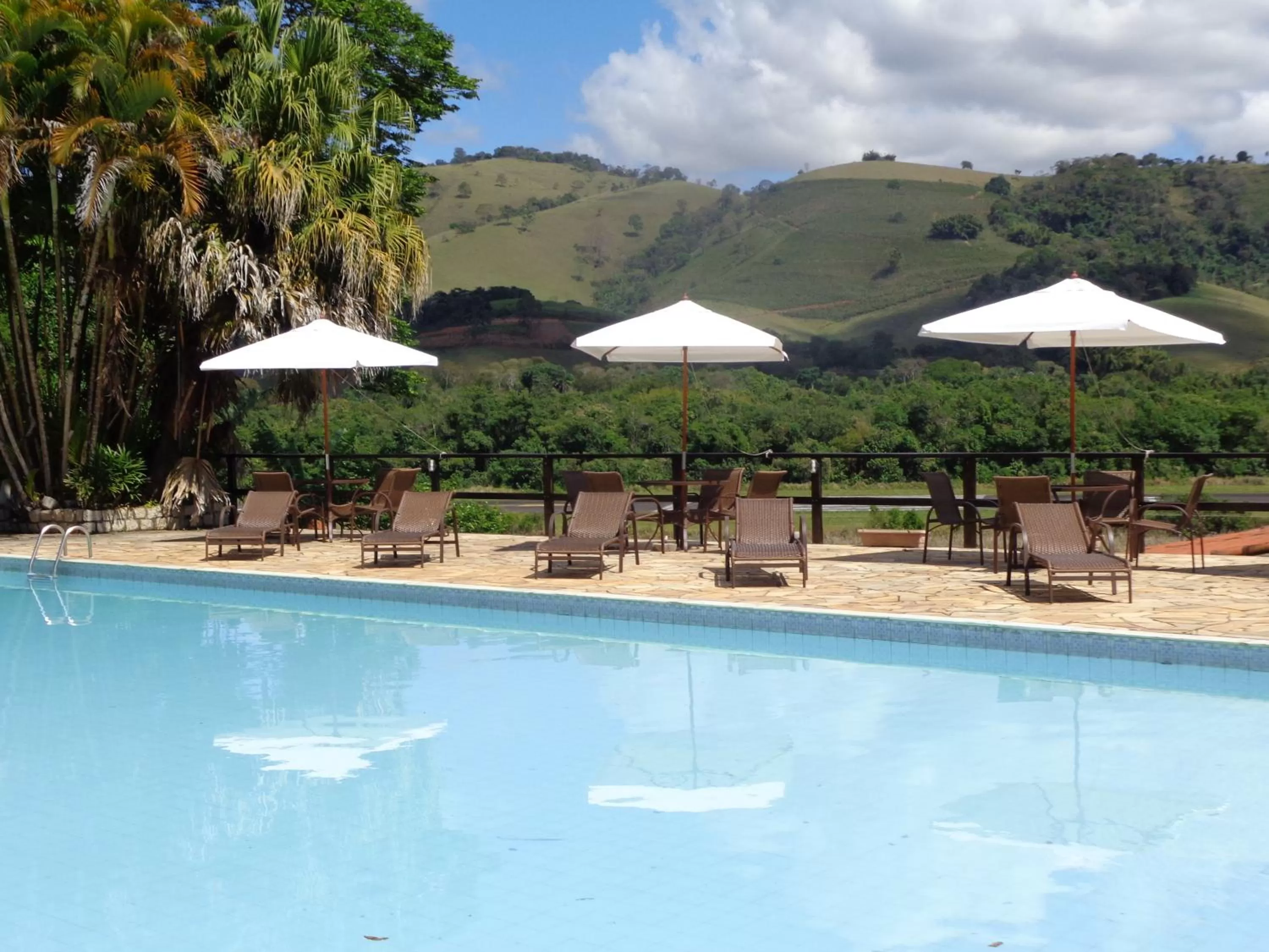 Swimming pool in Pousada Le Sapê