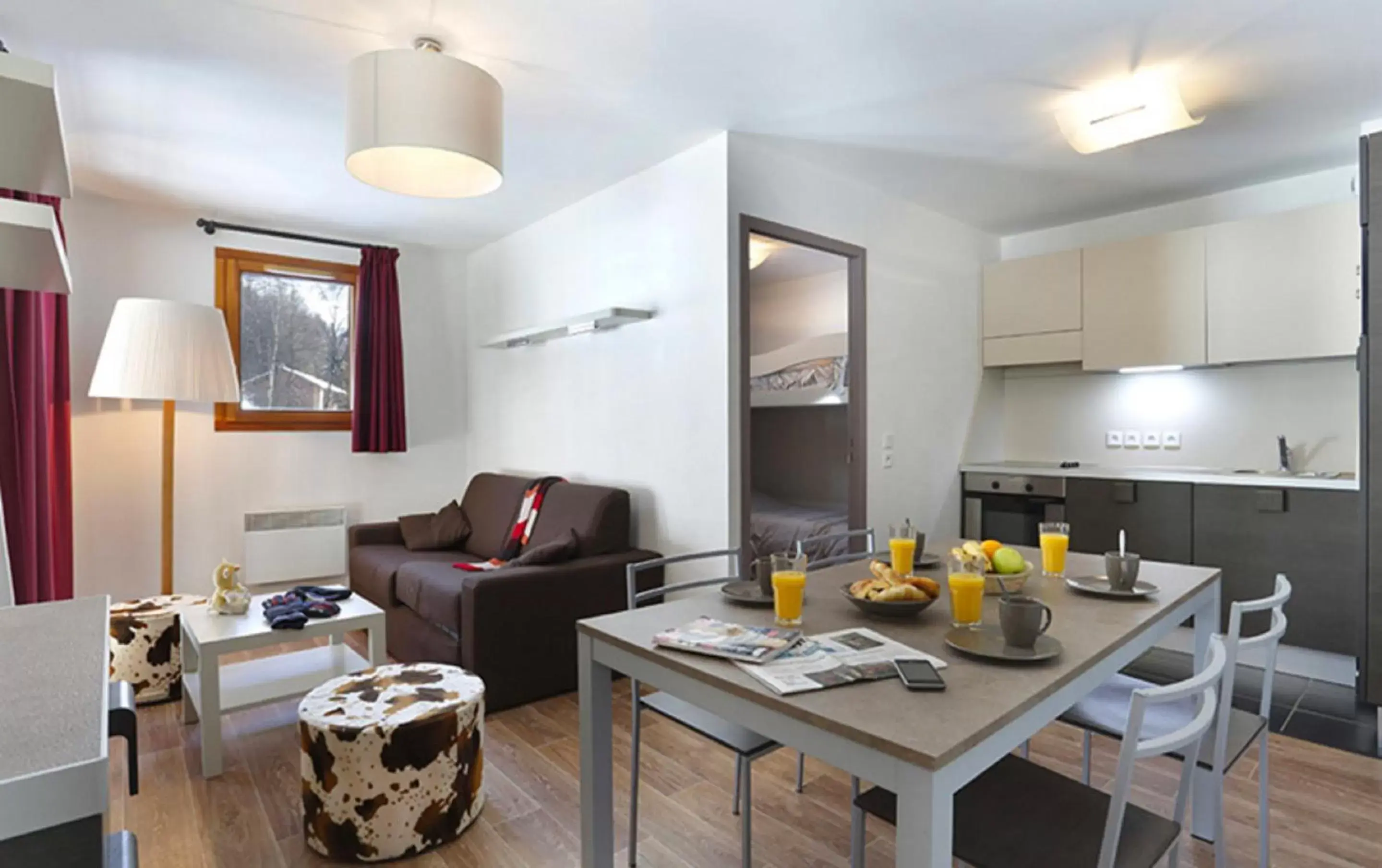 Kitchen or kitchenette, Dining Area in Vacancéole - Au Coeur des Ours