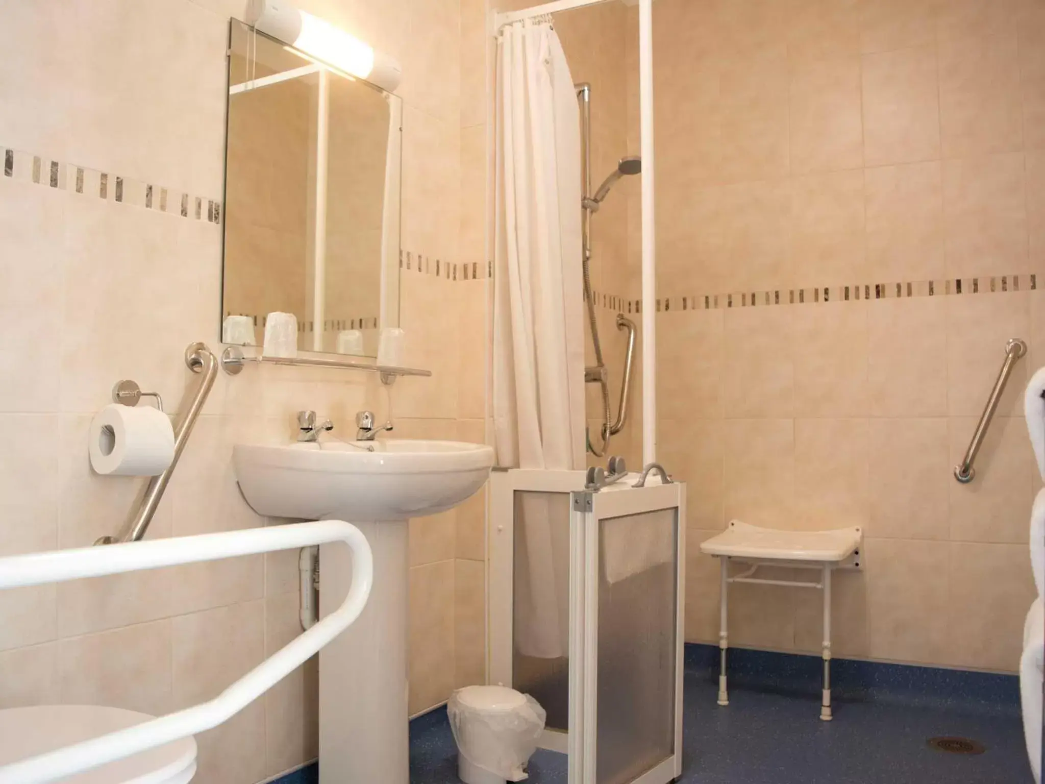 Bathroom in TLH Carlton Hotel and Spa - TLH Leisure and Entertainment Resort