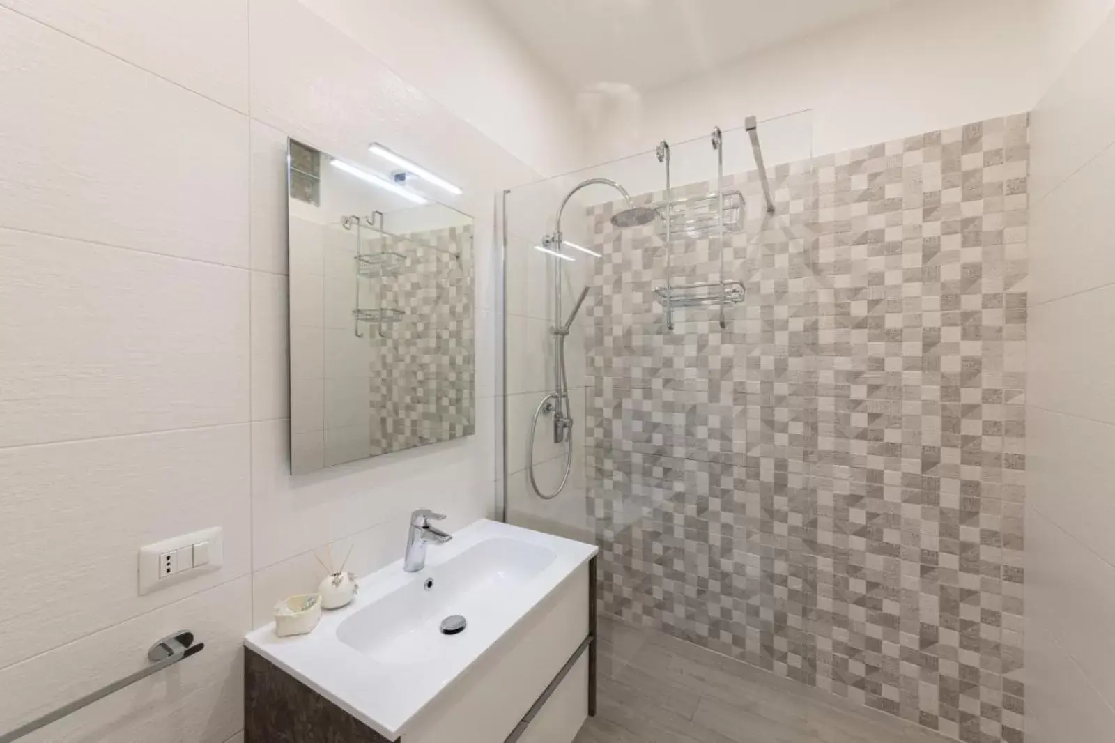 Shower, Bathroom in B&B Il Sognatore