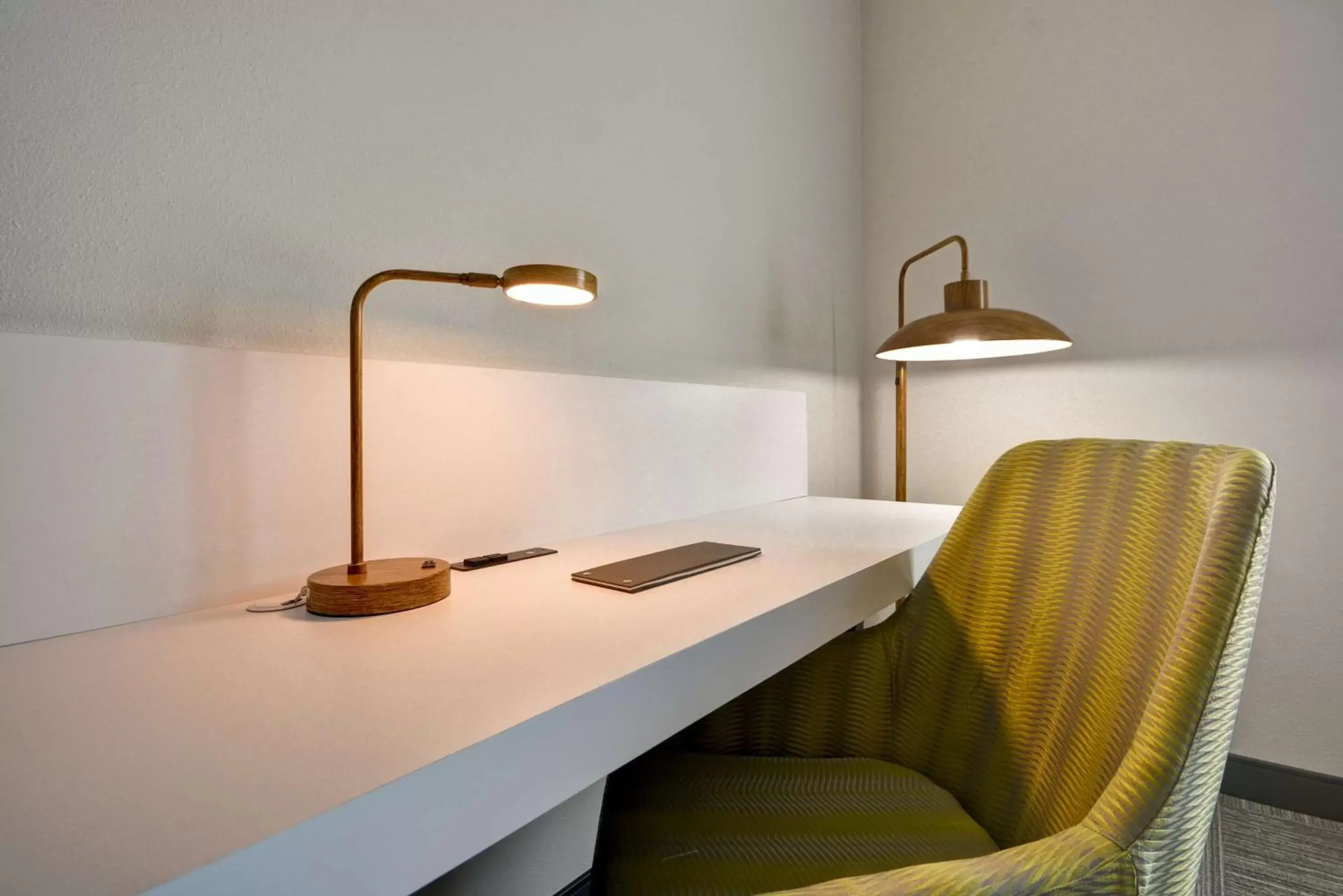 Bedroom in Hilton Garden Inn Tulsa-Broken Arrow, OK Bedroom in Hilton Garden Inn Tulsa-Broken Arrow, OK