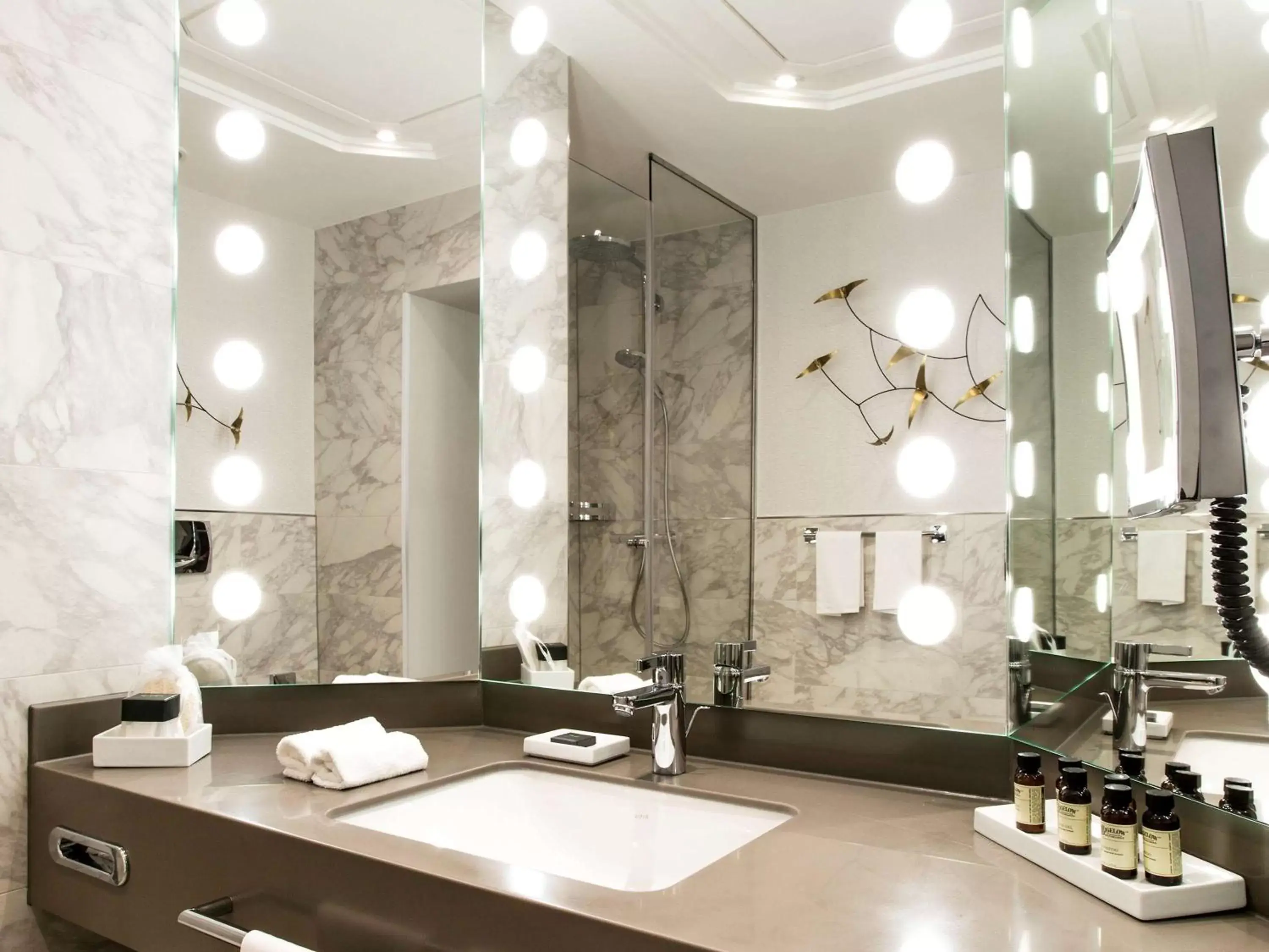 Photo of the whole room, Bathroom in Hotel Cerretani Firenze - MGallery Collection