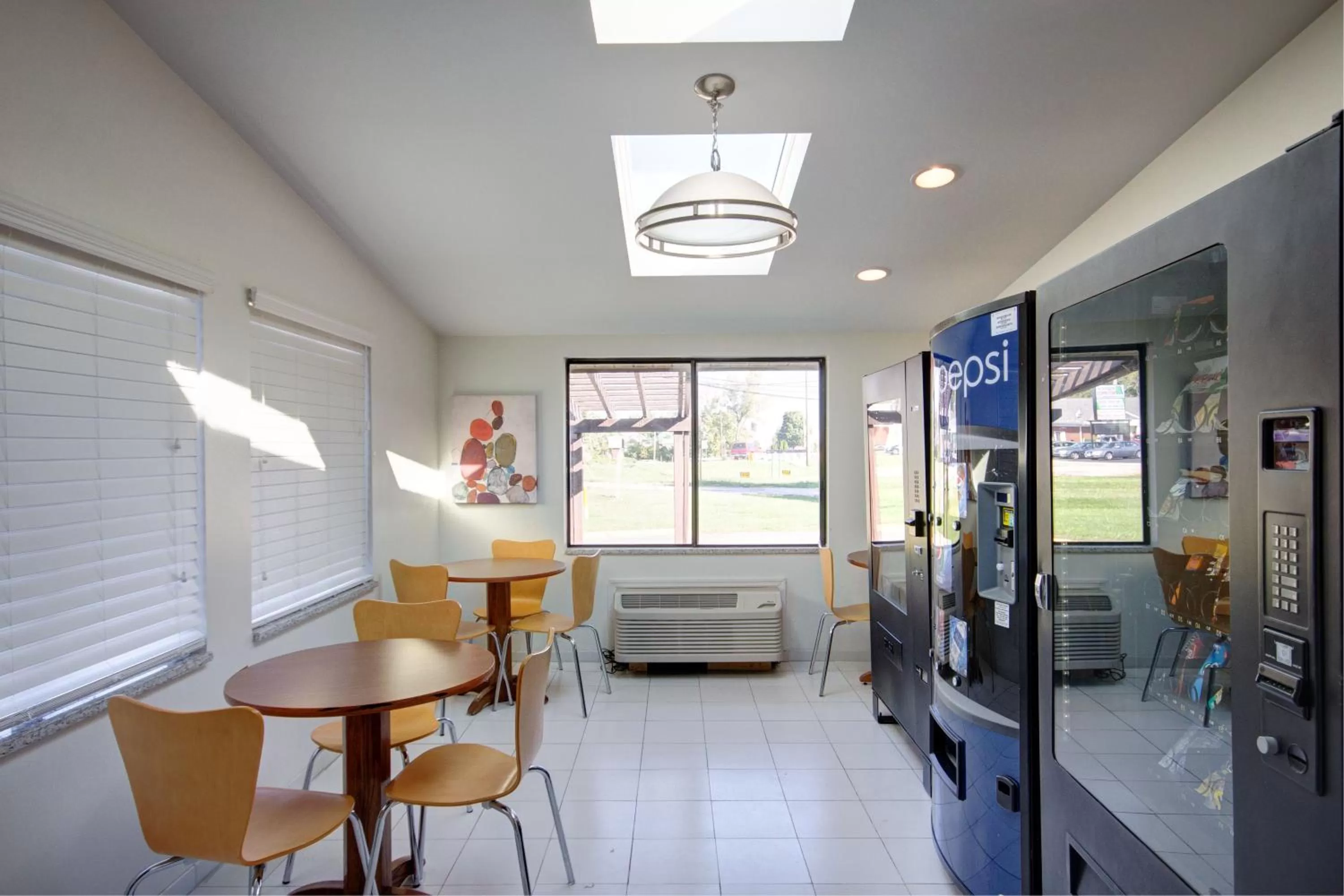 Continental breakfast in Americas Best Value Inn Heath-Newark