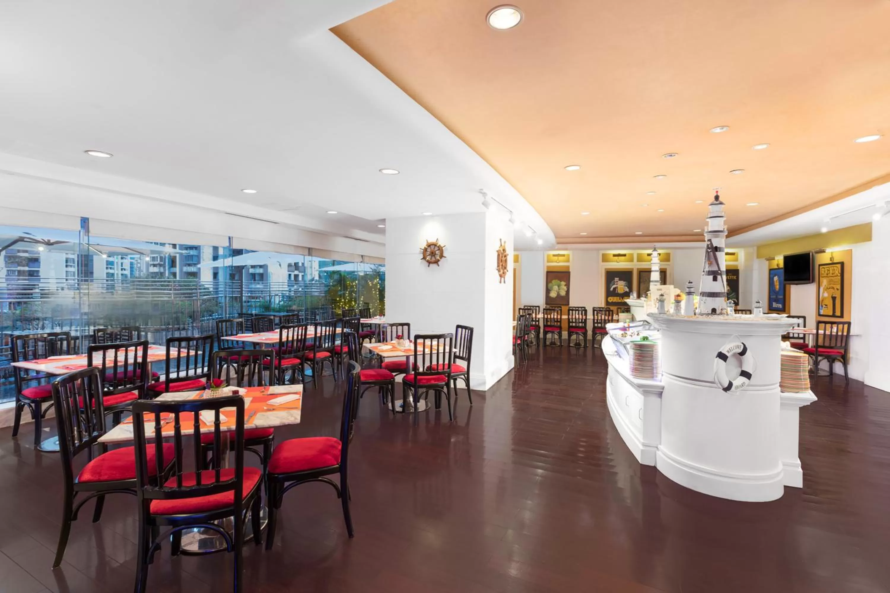 Breakfast, Restaurant/Places to Eat in Crowne Plaza Hotel & Suites Landmark Shenzhen, an IHG Hotel - Nearby Luohu Border, Indoor heated swimming pool, Receive RMB100 SPA coupon upon check-in