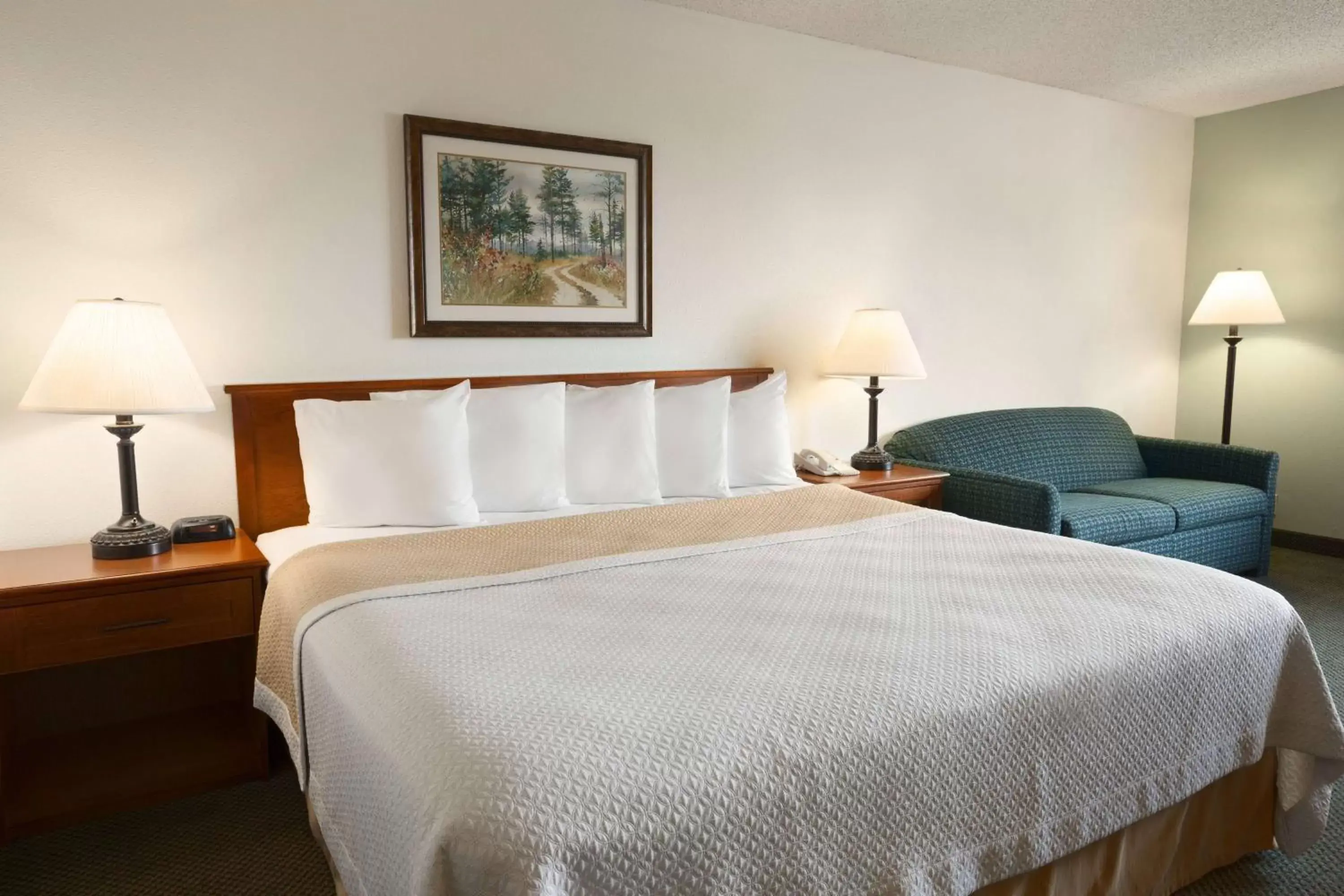 Photo of the whole room, Bed in Days Inn by Wyndham Coeur d'Alene