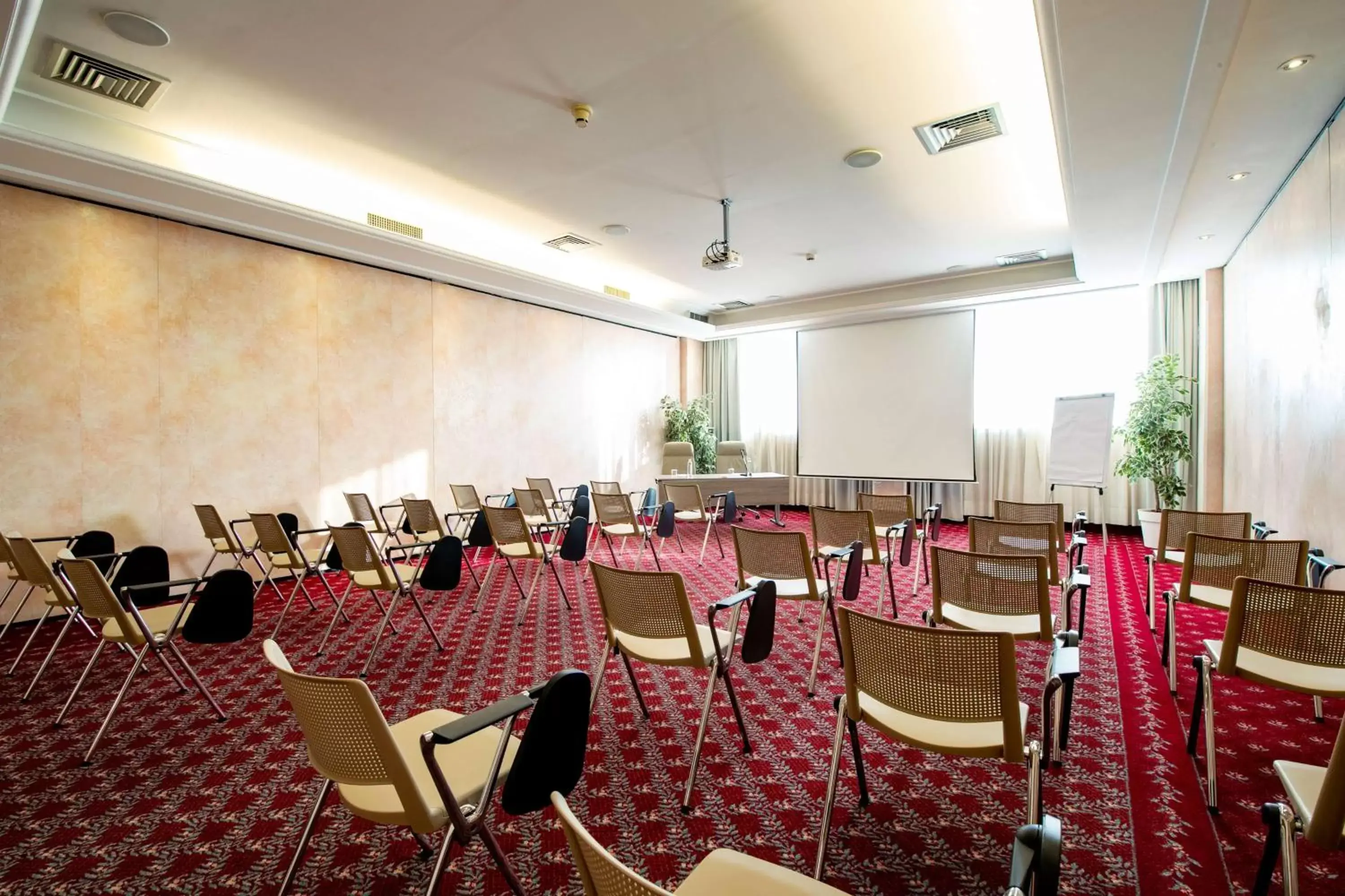 Business facilities in Etrusco Arezzo Hotel - Sure Hotel Collection by Best Western