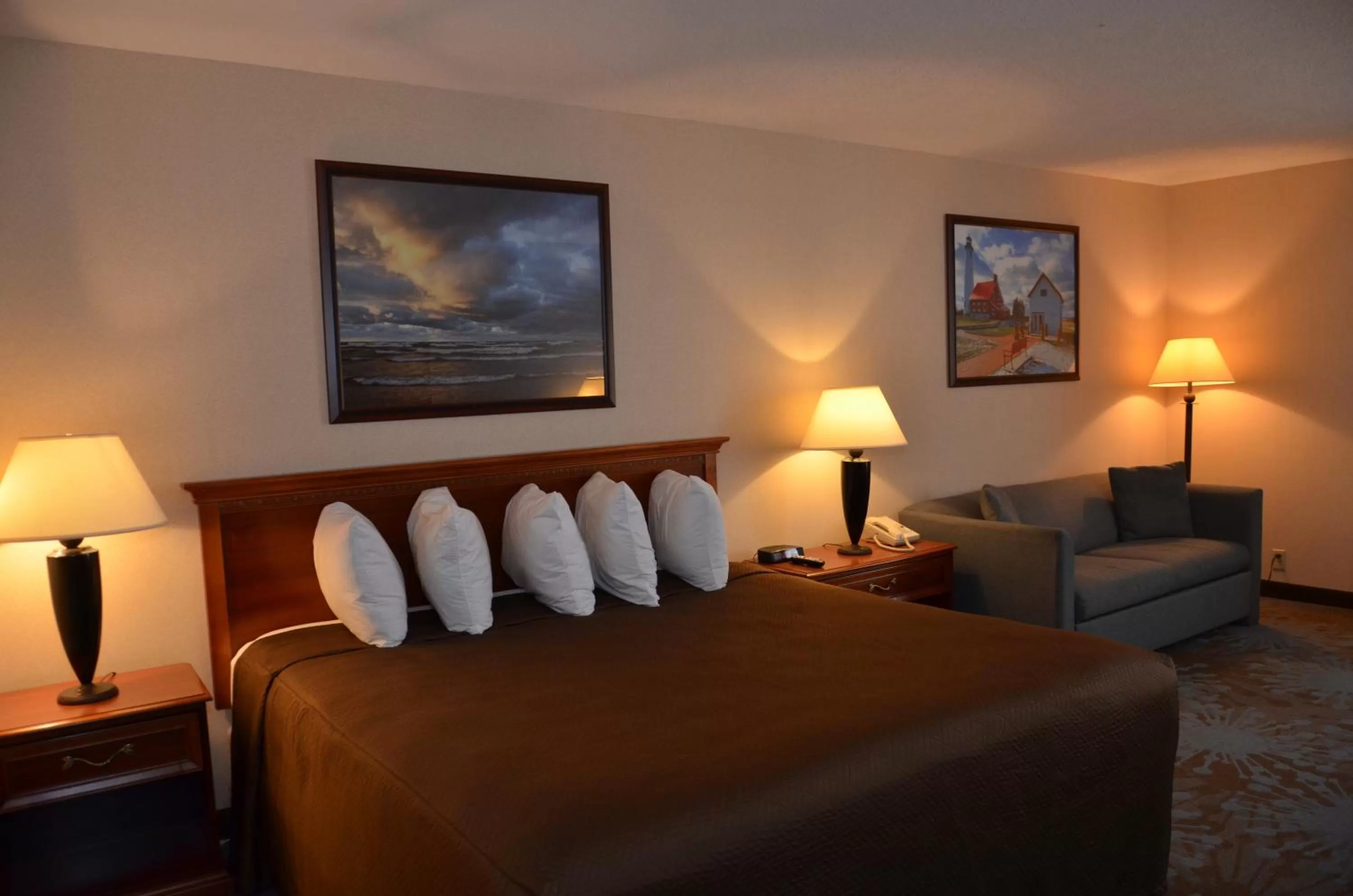 Bed in Tawas Bay Beach Resort & Conference Center