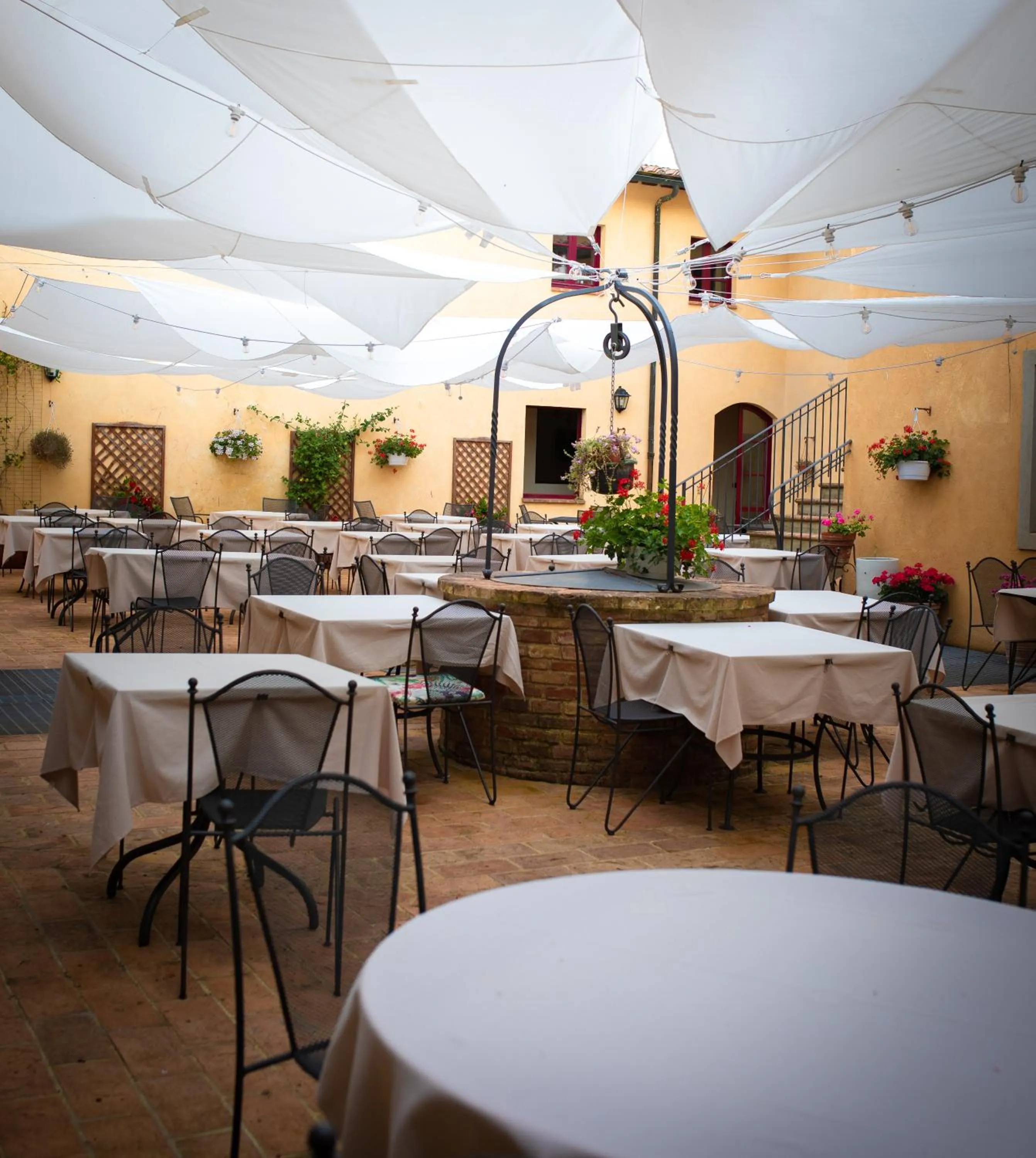 Restaurant/places to eat in Hotel & Restaurant Casolare Le Terre Rosse