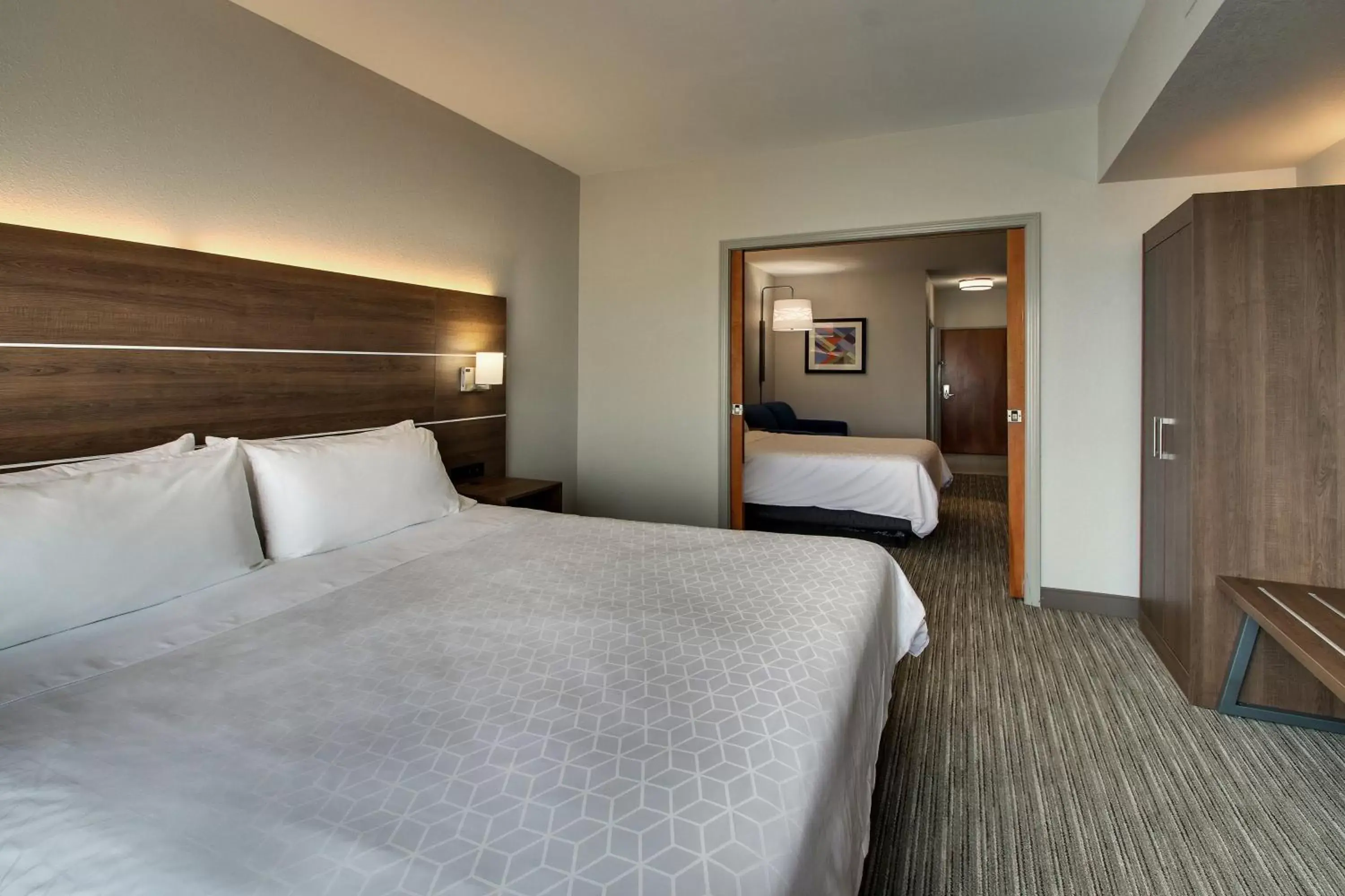 Photo of the whole room, Bed in Holiday Inn Express Hotel & Suites Waukegan/Gurnee, an IHG Hotel