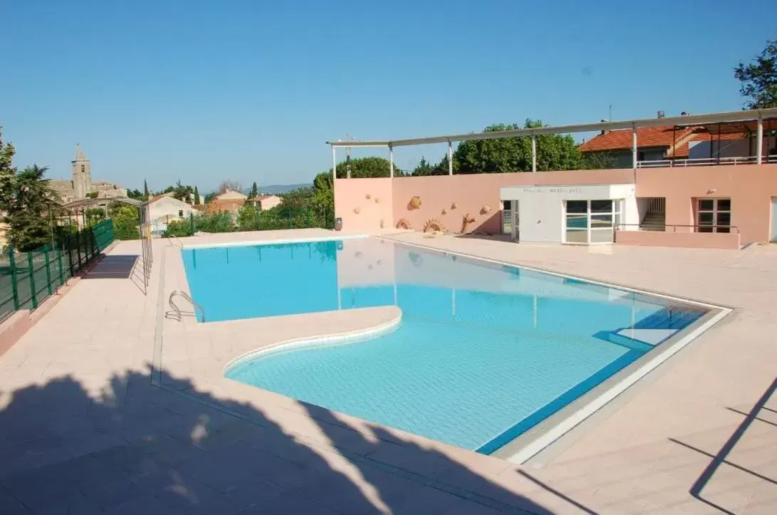 Swimming Pool in Chambre d'hôtes en provence avec Jacuzzi