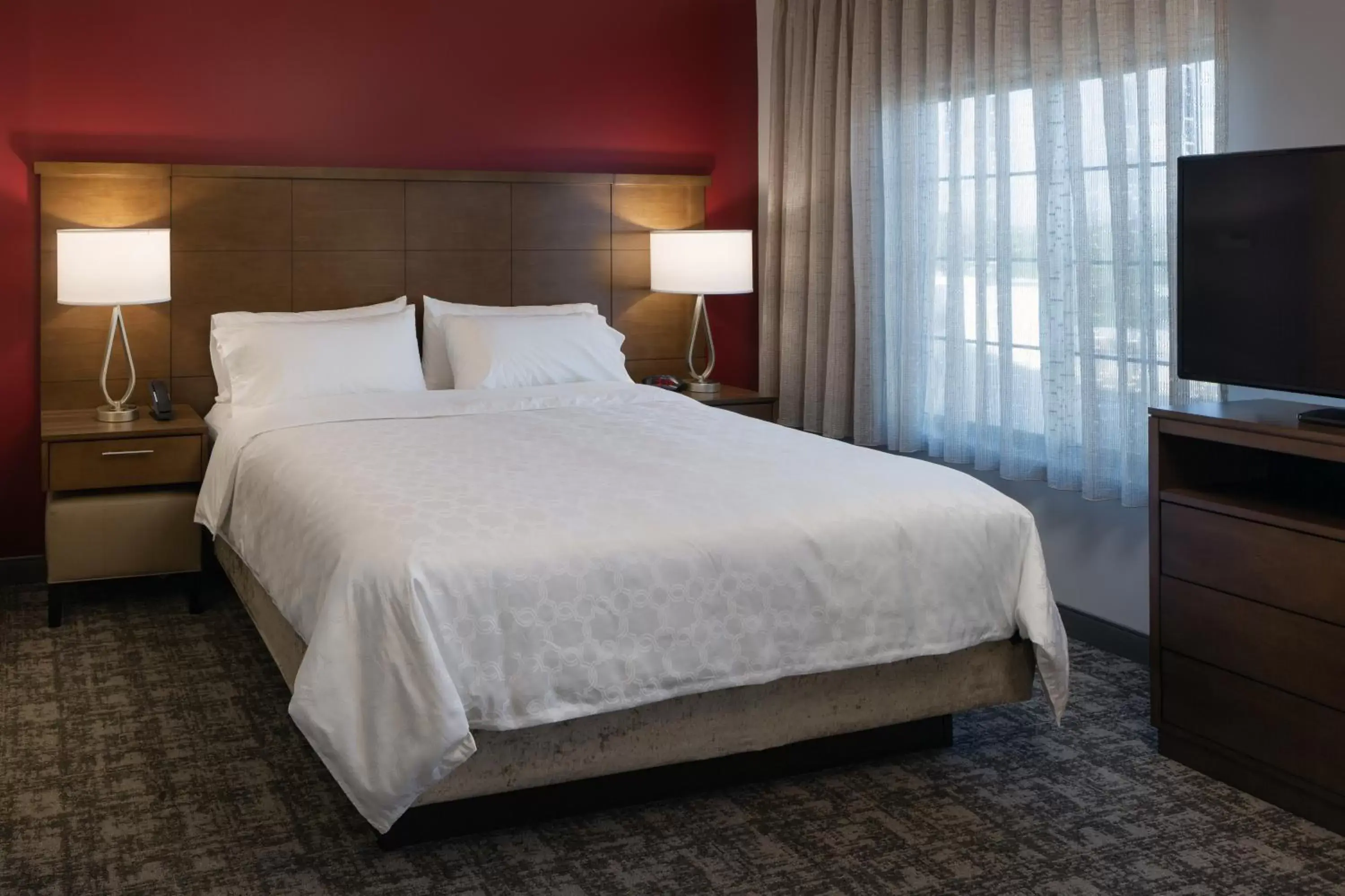 Bedroom, Bed in Staybridge Suites - Phoenix – Biltmore Area, an IHG Hotel