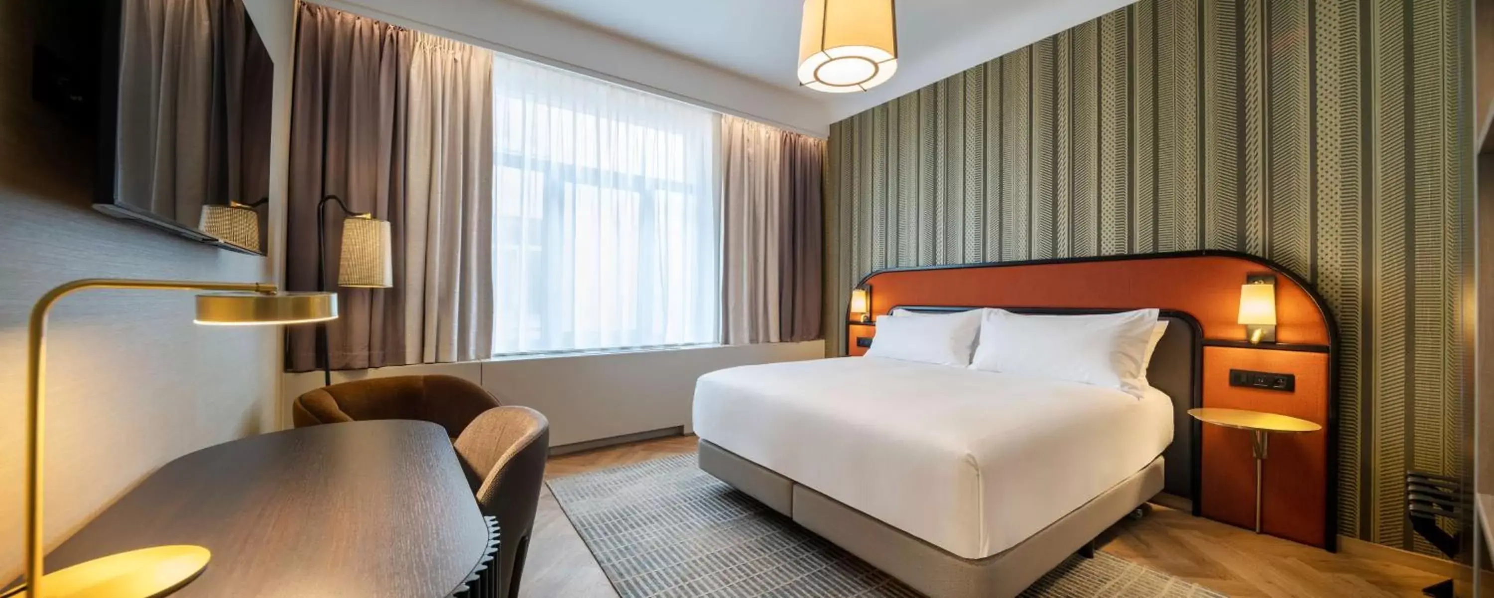 Bedroom, Bed in DoubleTree By Hilton Brussels City