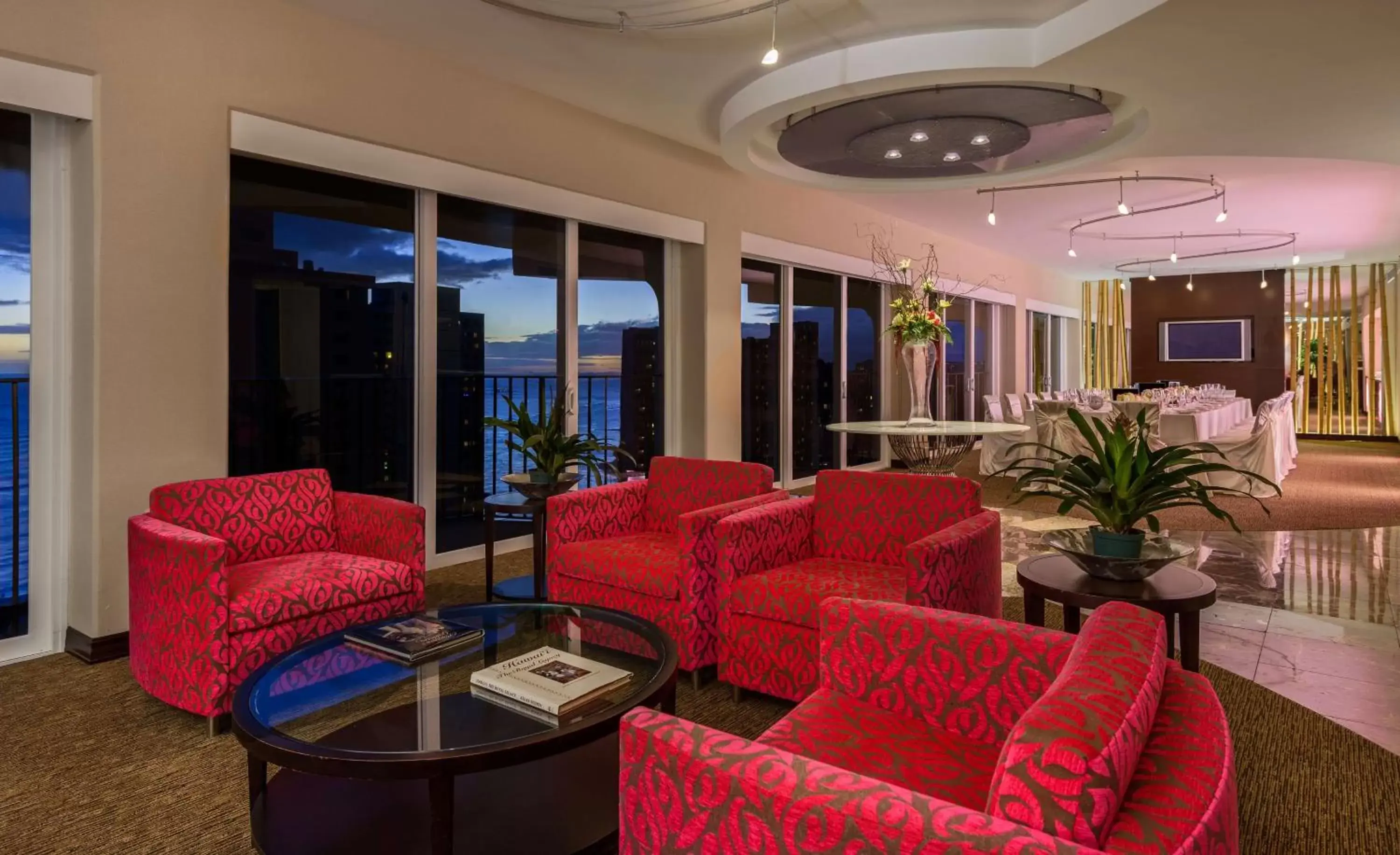 Meeting/conference room, Lobby/Reception in Hilton Waikiki Beach