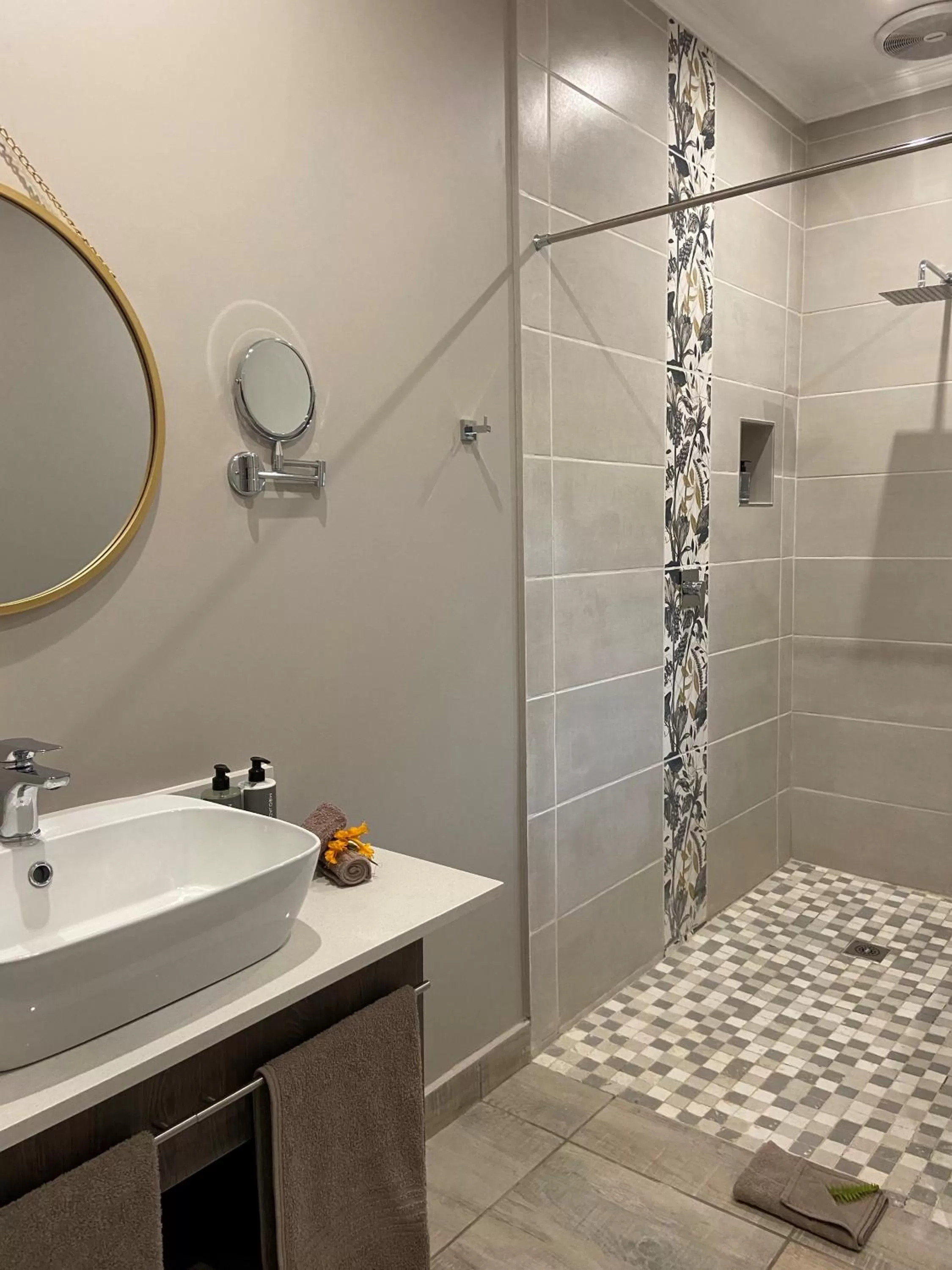 Bathroom in Nut Grove Boutique Hotel