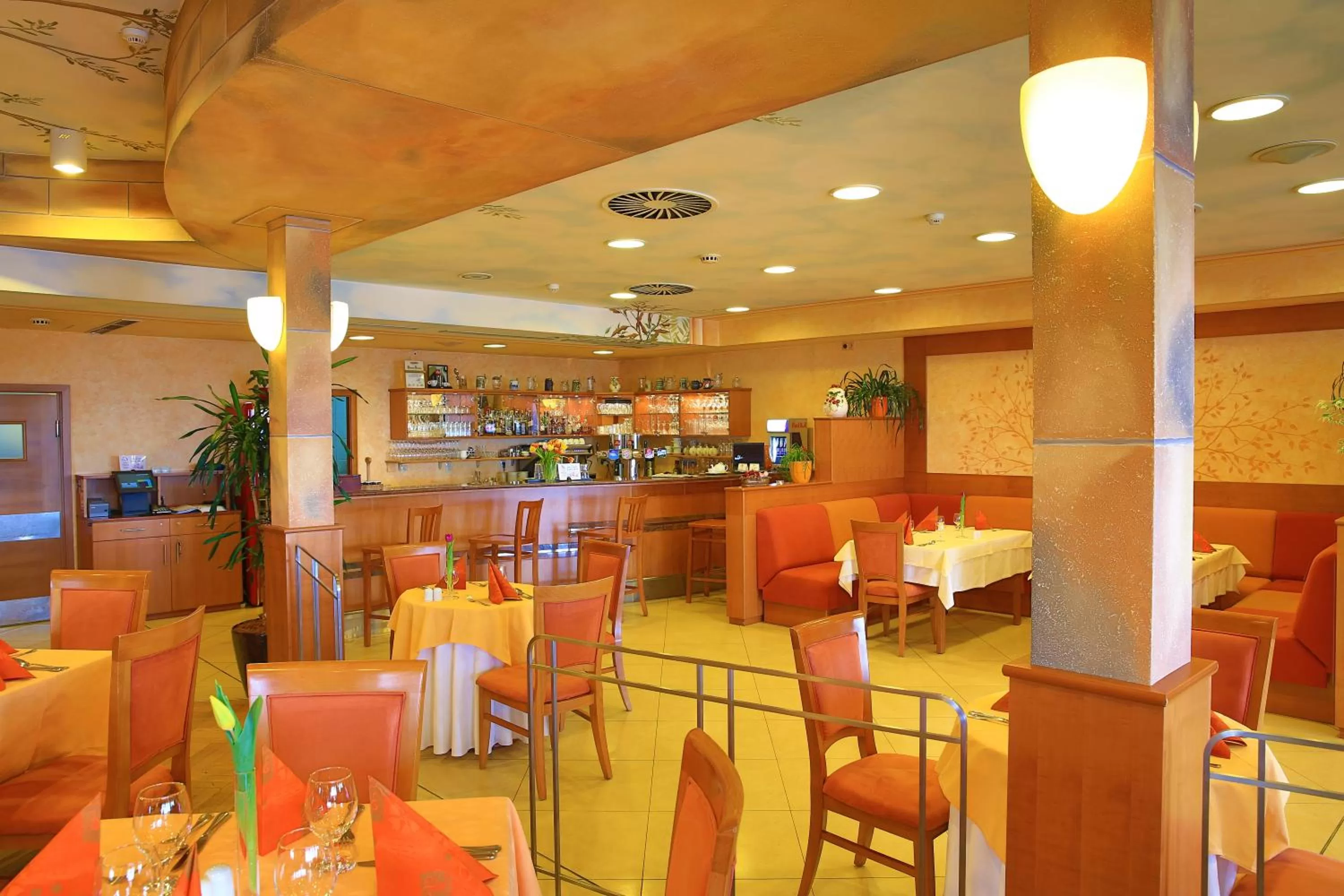 Restaurant/places to eat in PRIMAVERA Hotel & Congress centre