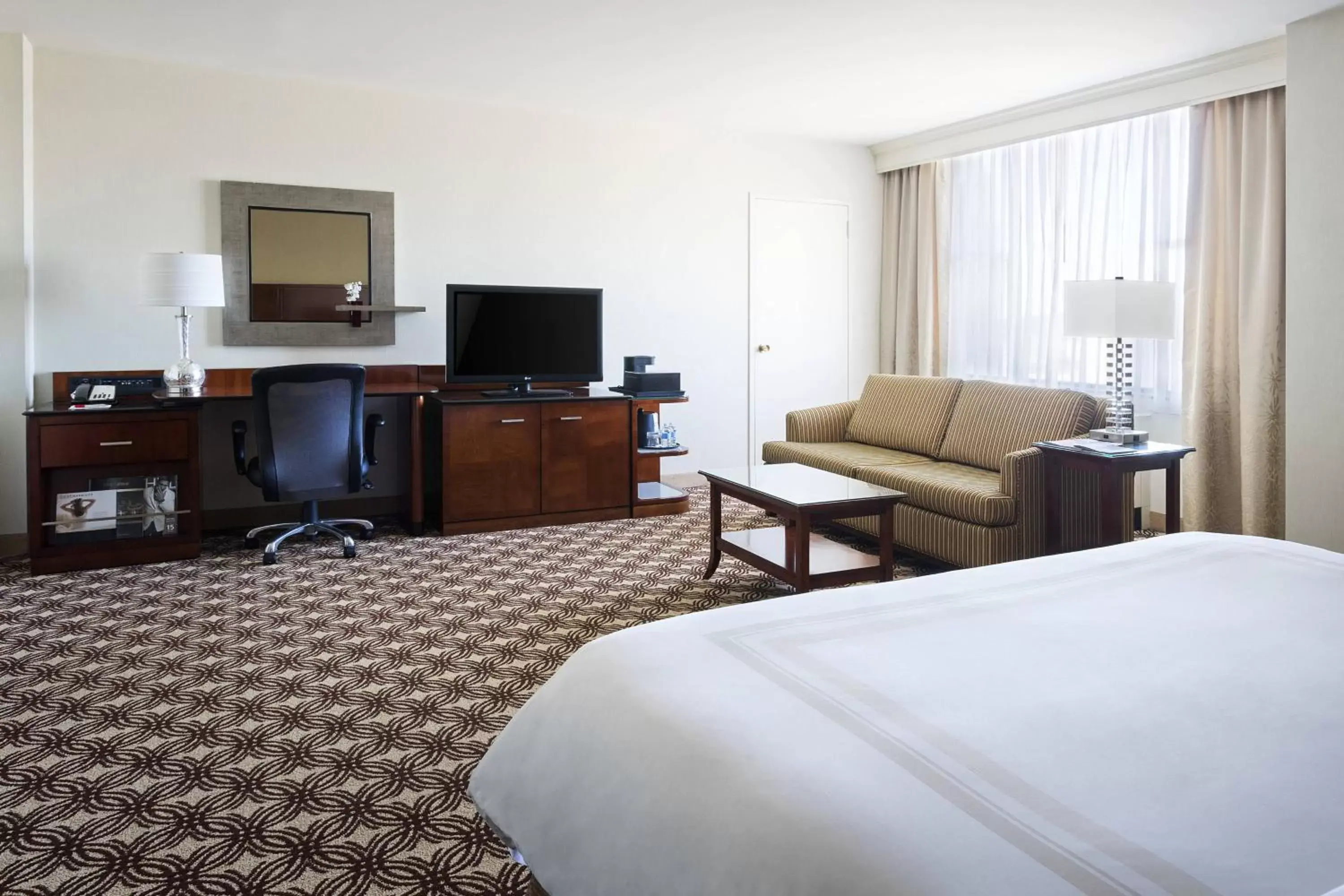 Photo of the whole room, TV/Entertainment Center in Pittsburgh Marriott City Center