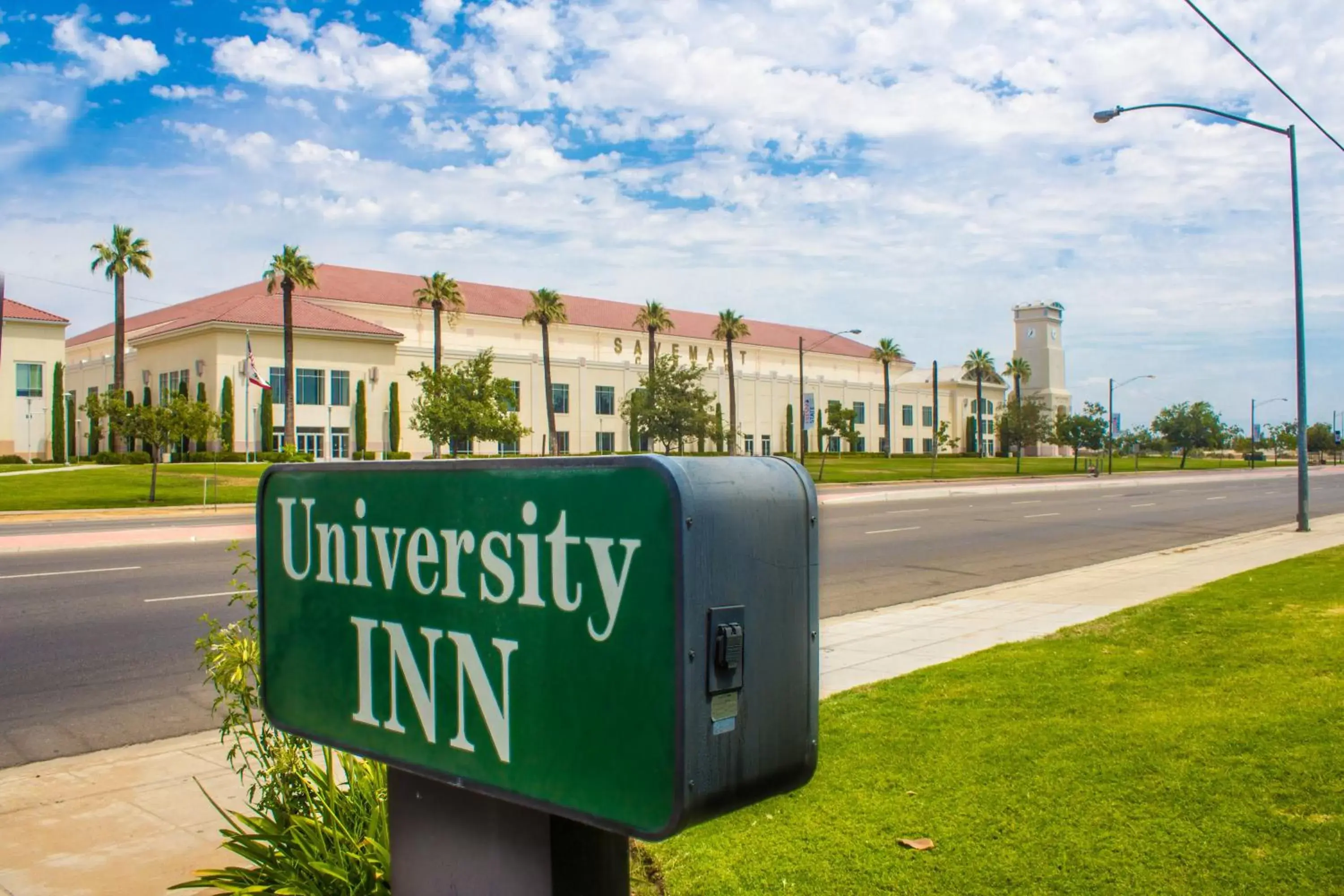 Facade/entrance, Property Building in University Inn Fresno