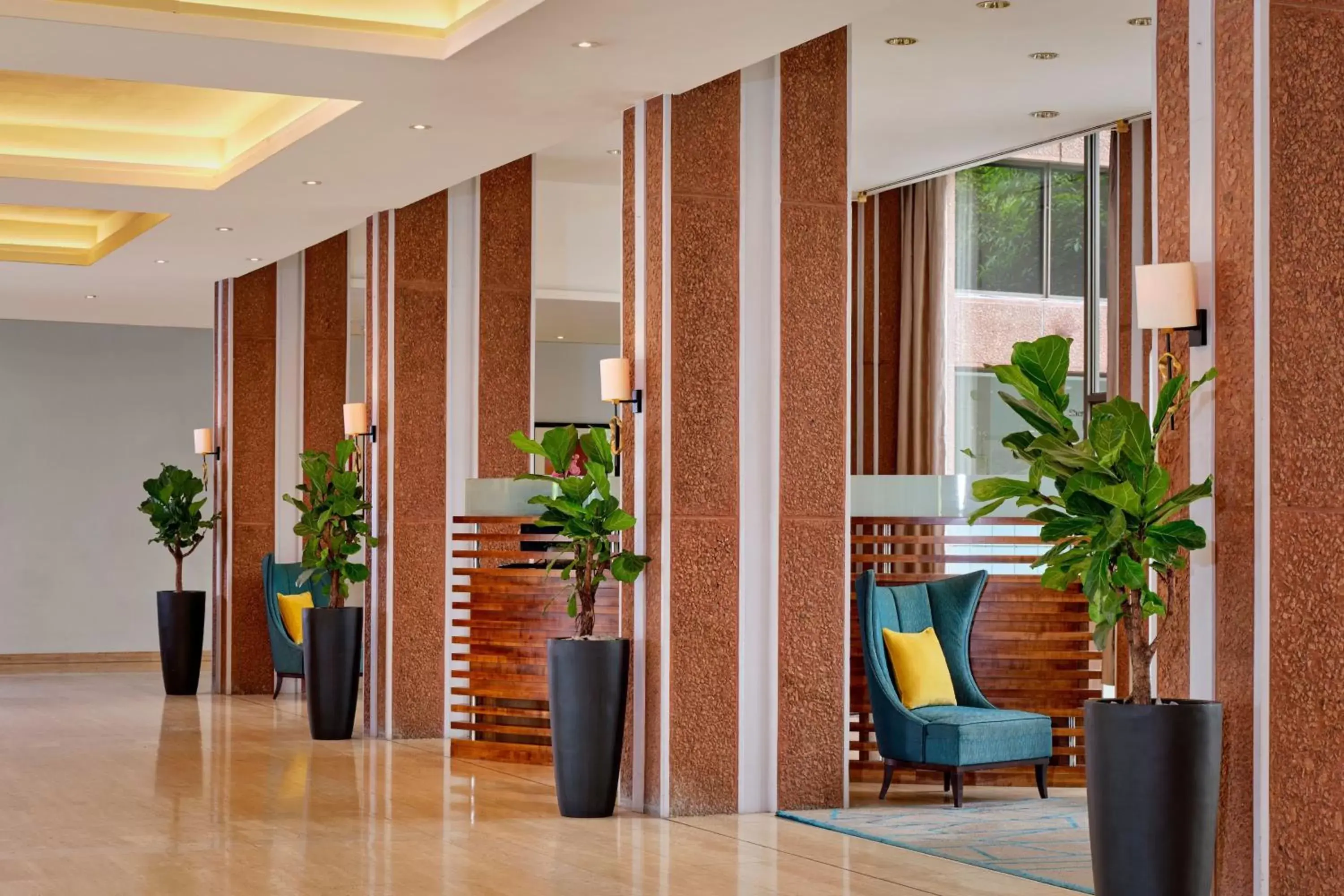 Lobby or reception, Lobby/Reception in Sheraton Skyline Hotel London Heathrow