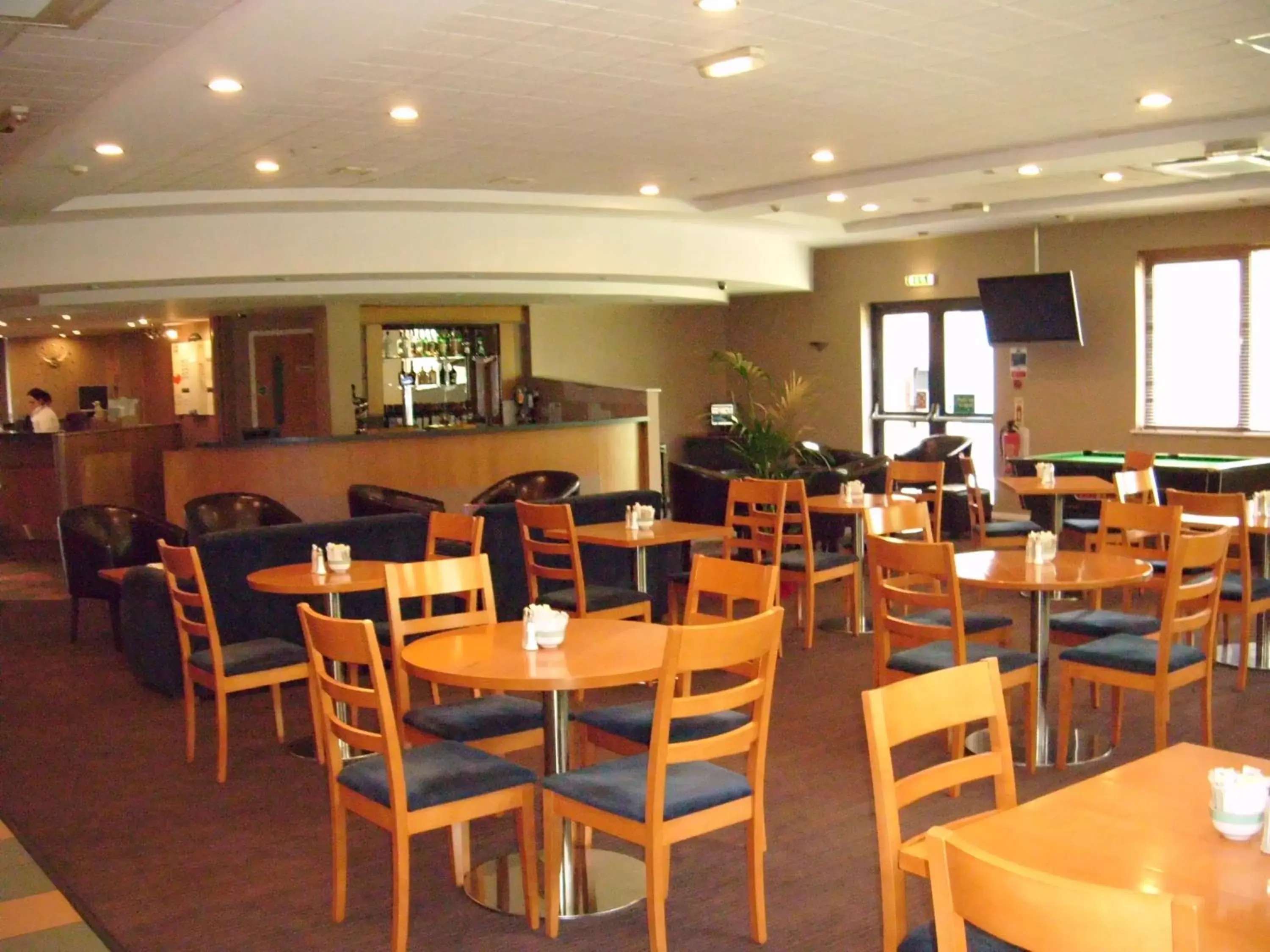 Lounge or bar, Restaurant/Places to Eat in ibis Rotherham East – (M18 / M1)