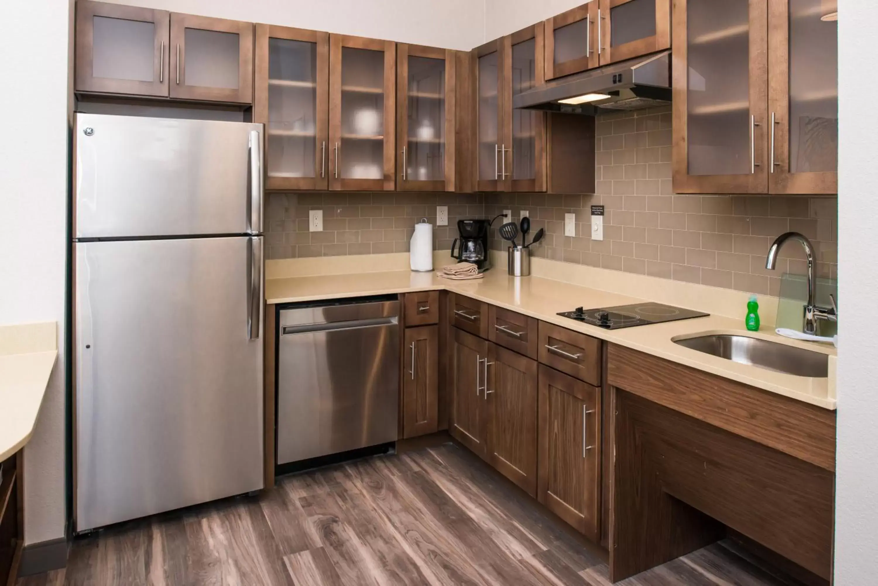 Photo of the whole room, Kitchen/Kitchenette in Staybridge Suites - Pecos, an IHG Hotel